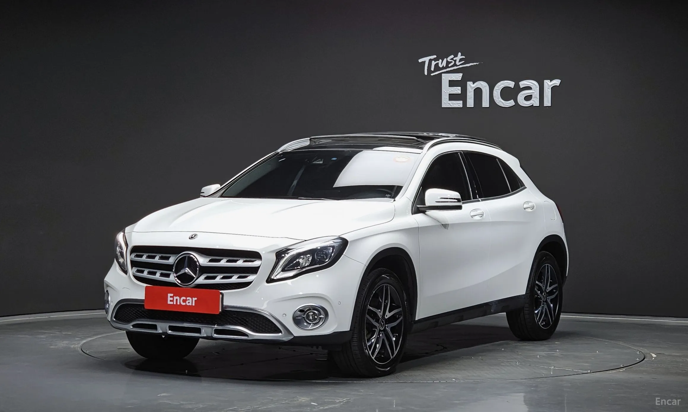 Mercedes Benz GLA-Class X156