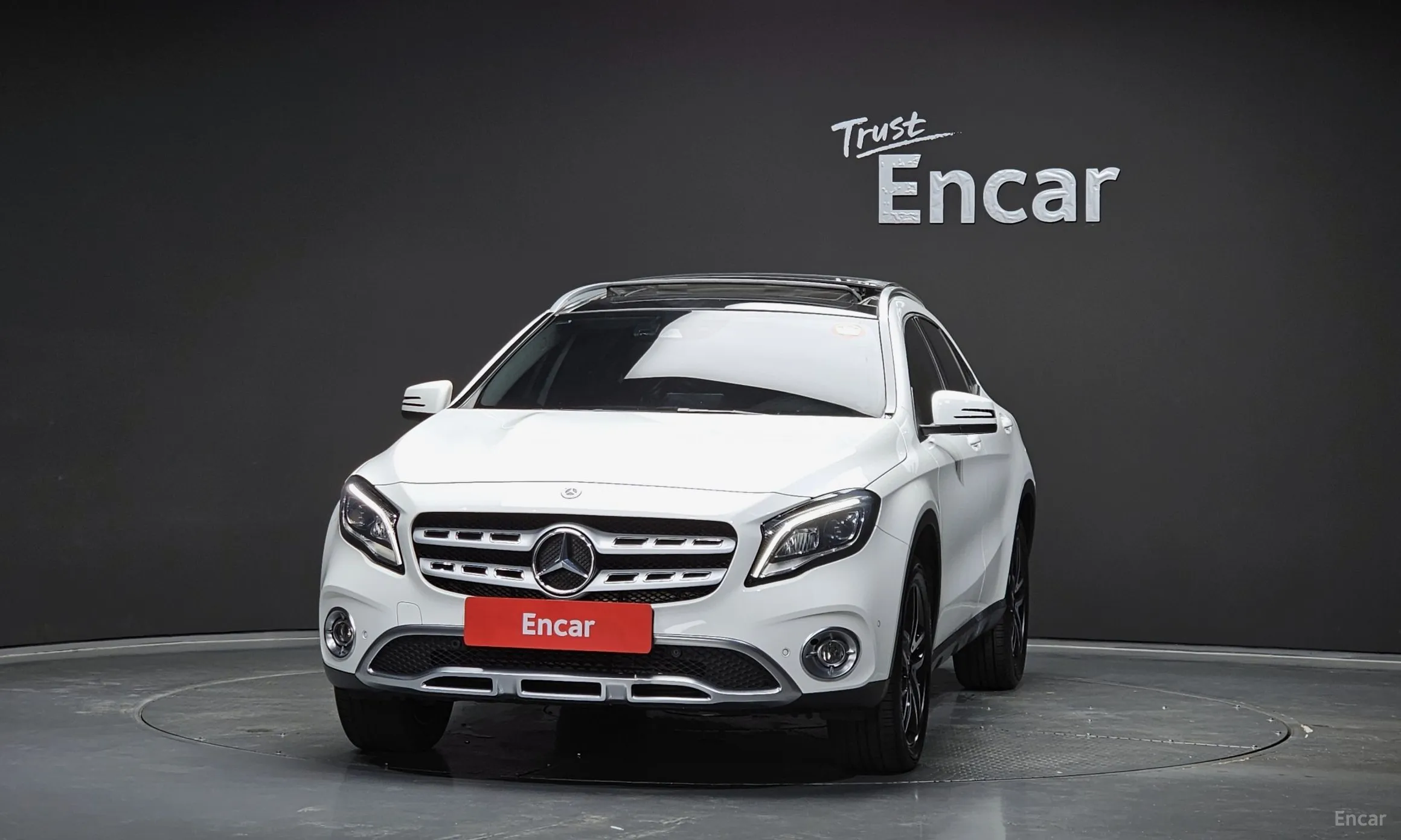 Mercedes Benz GLA-Class X156