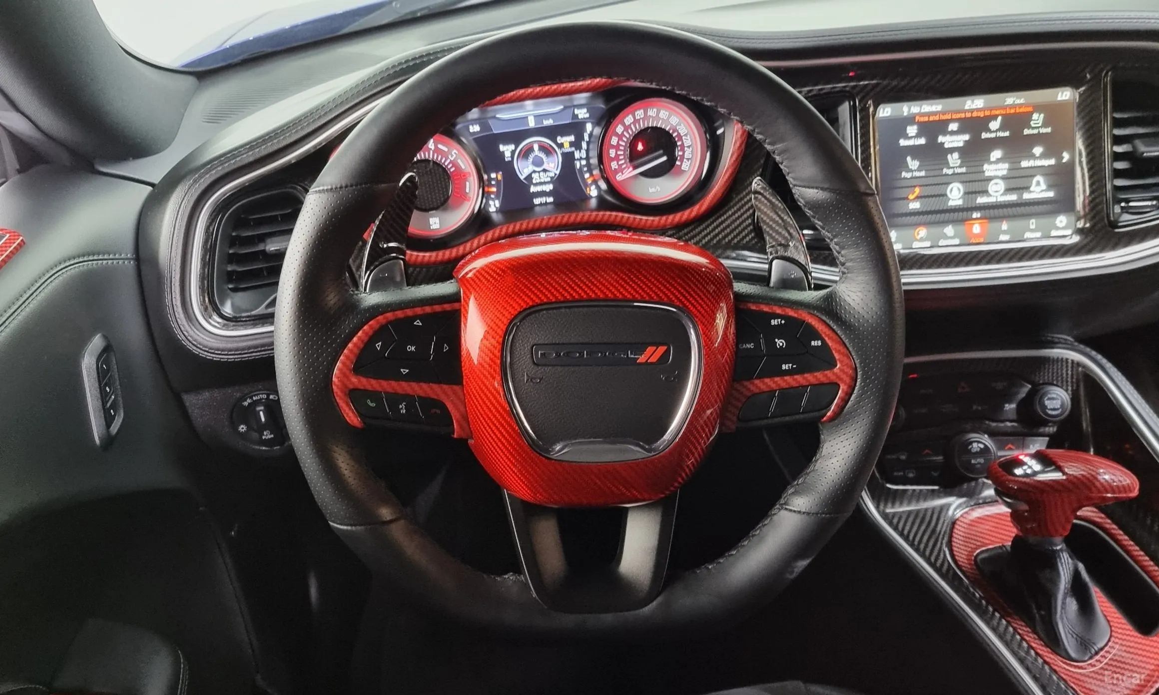 Dodge Challenger превью 13