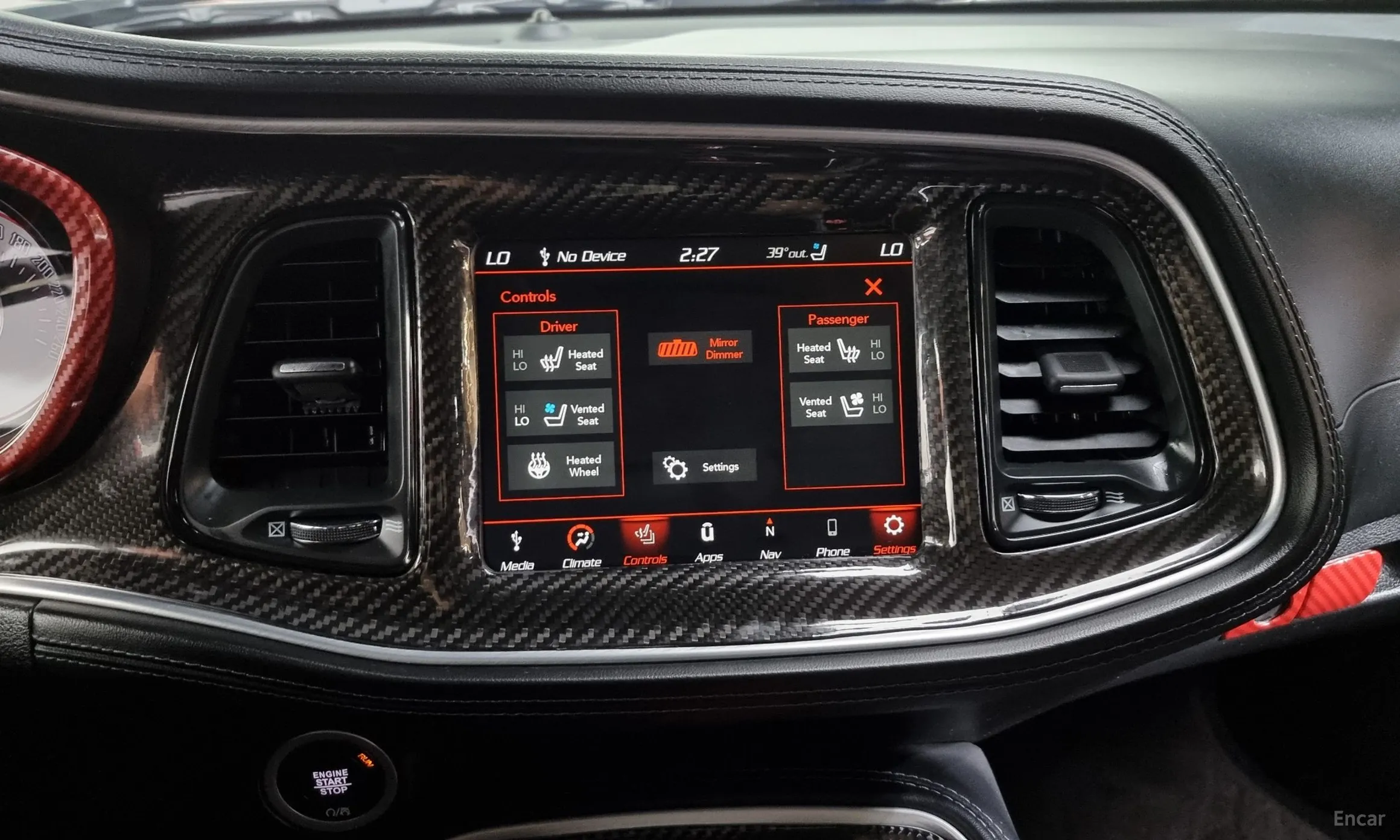 Dodge Challenger превью 16