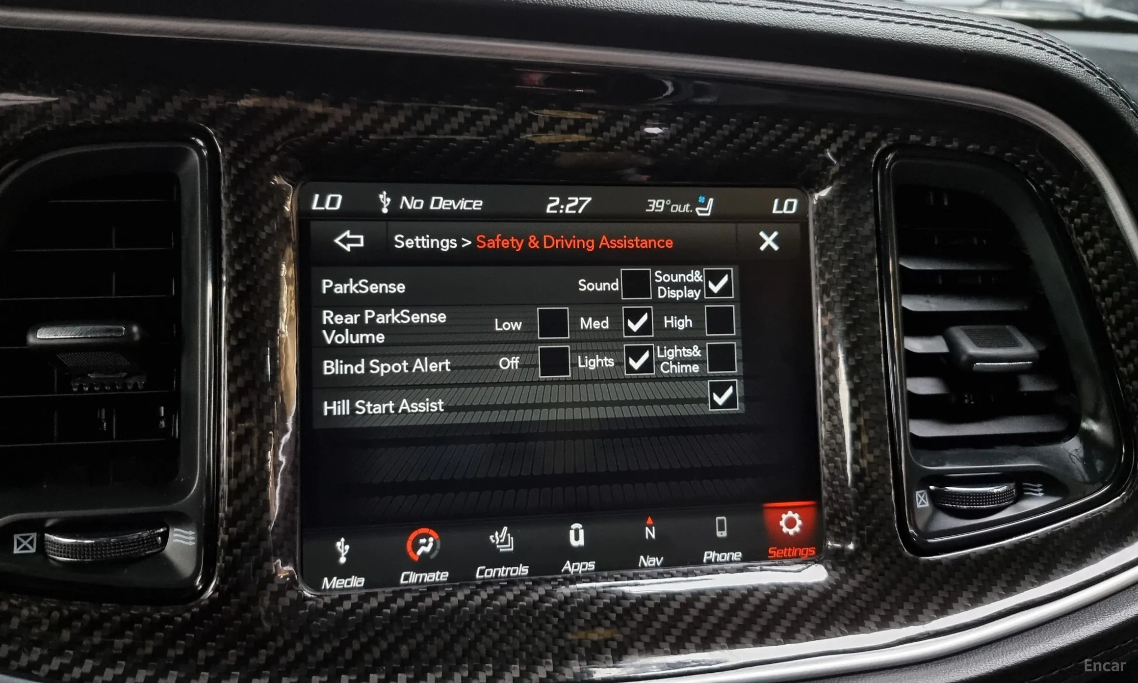 Dodge Challenger превью 17