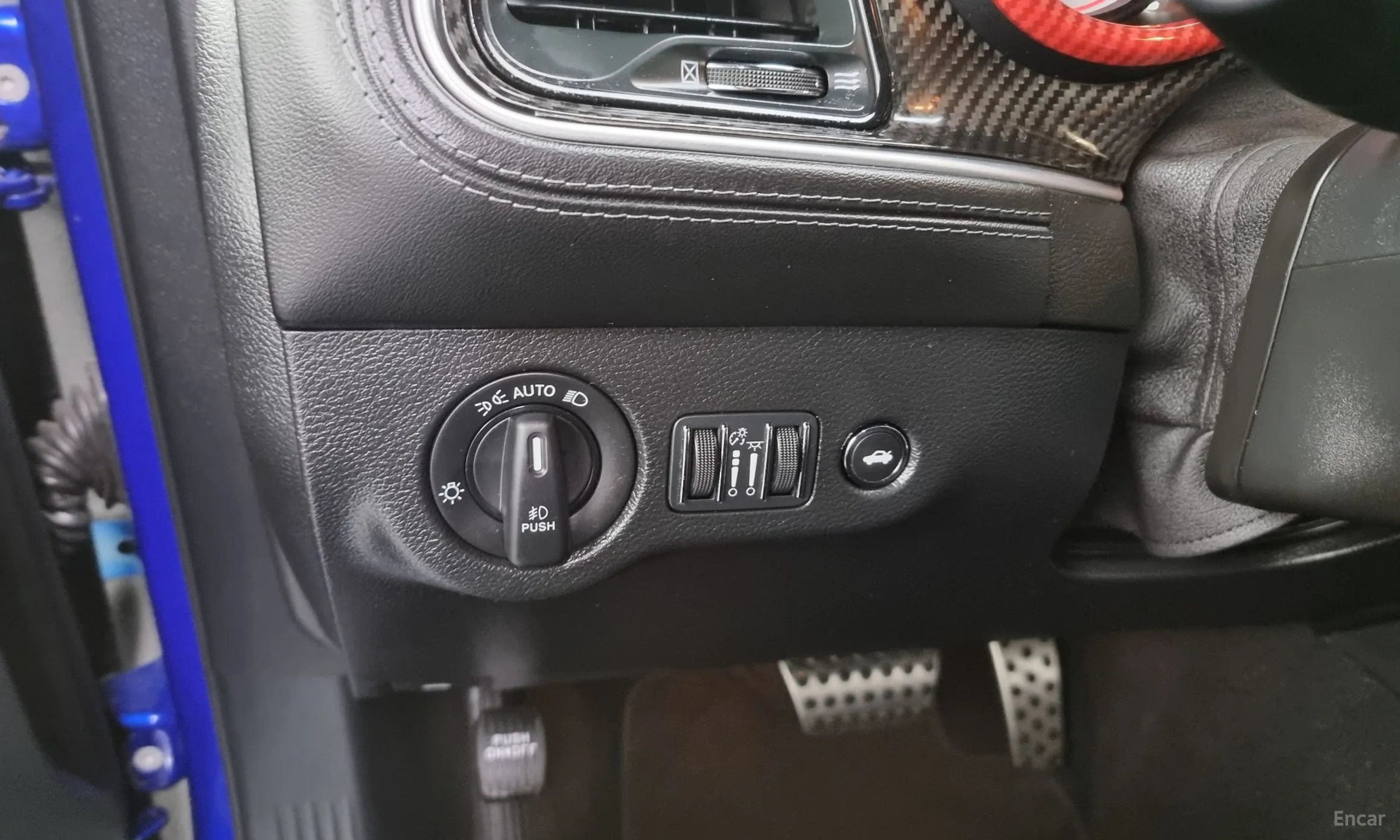 Dodge Challenger превью 18