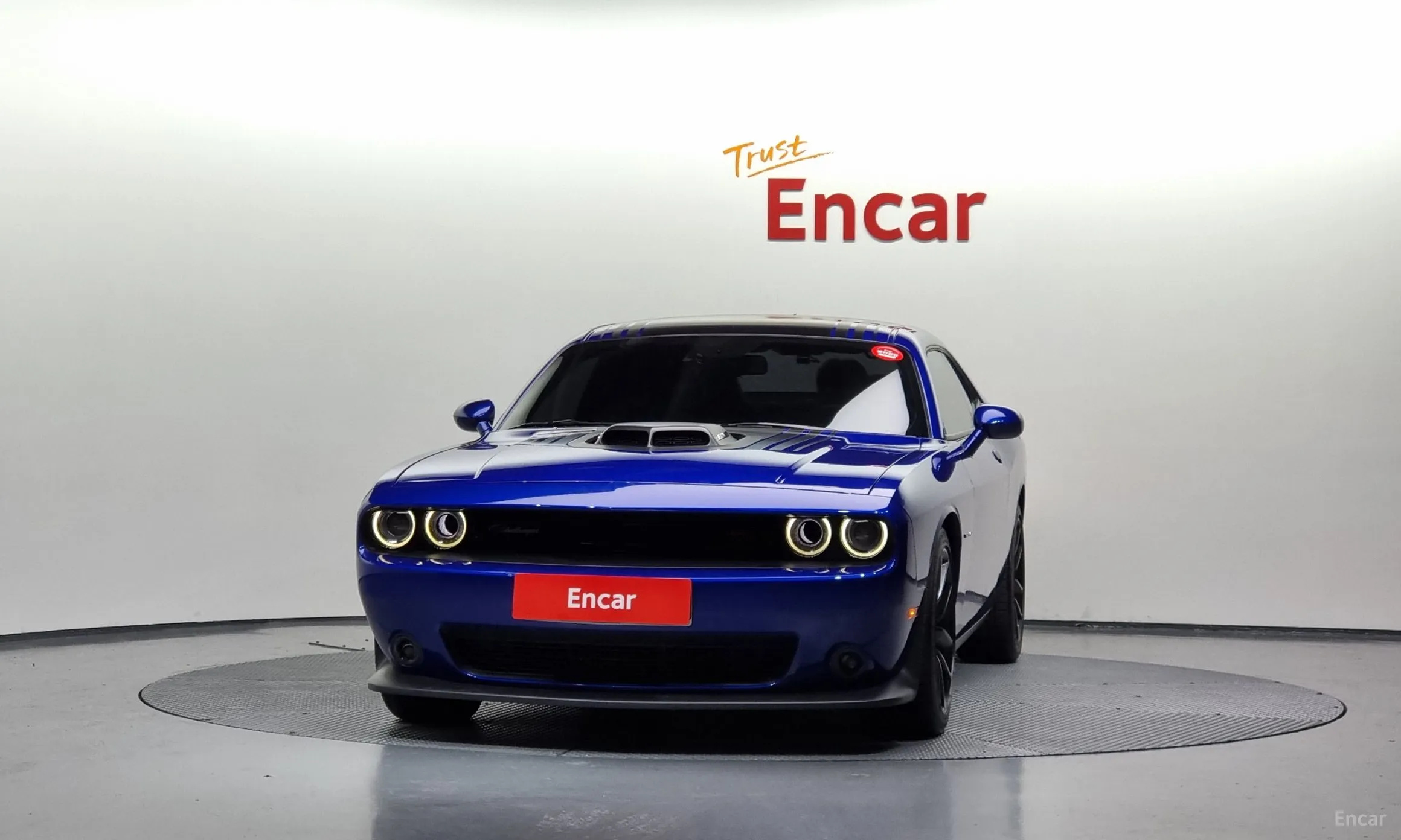 Dodge Challenger превью 3