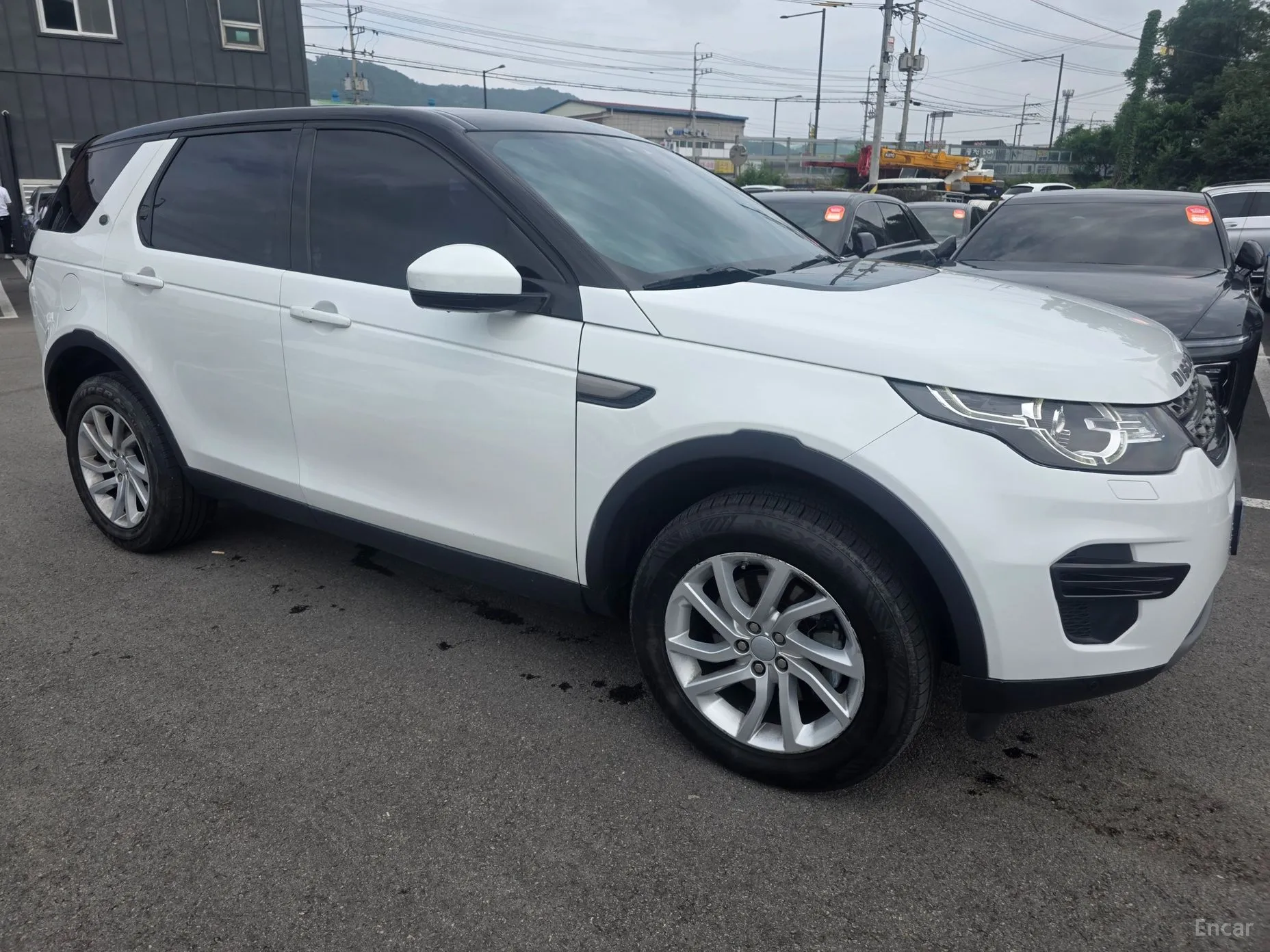 Land Rover Discovery Sports превью 2