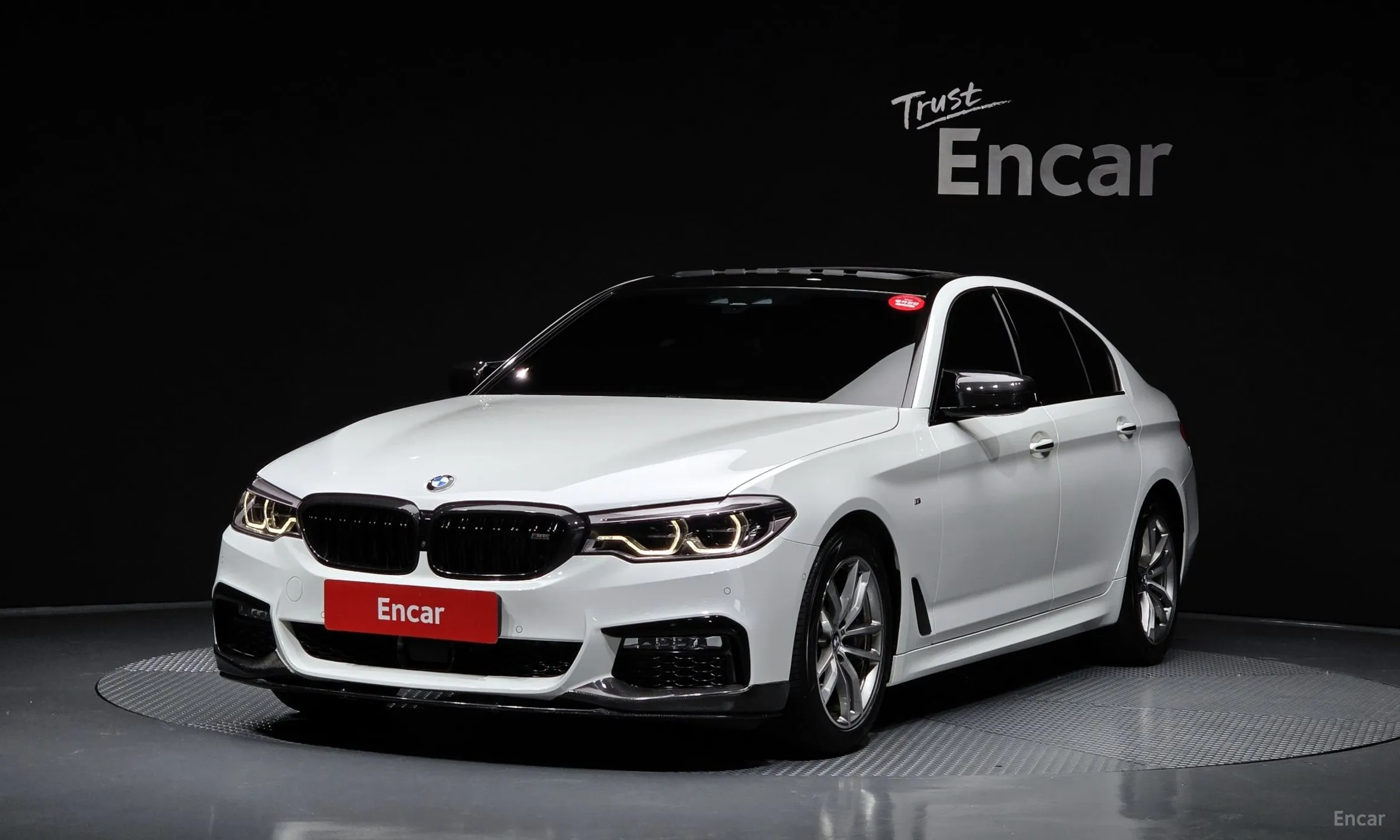BMW 5 Series (G30) превью 2