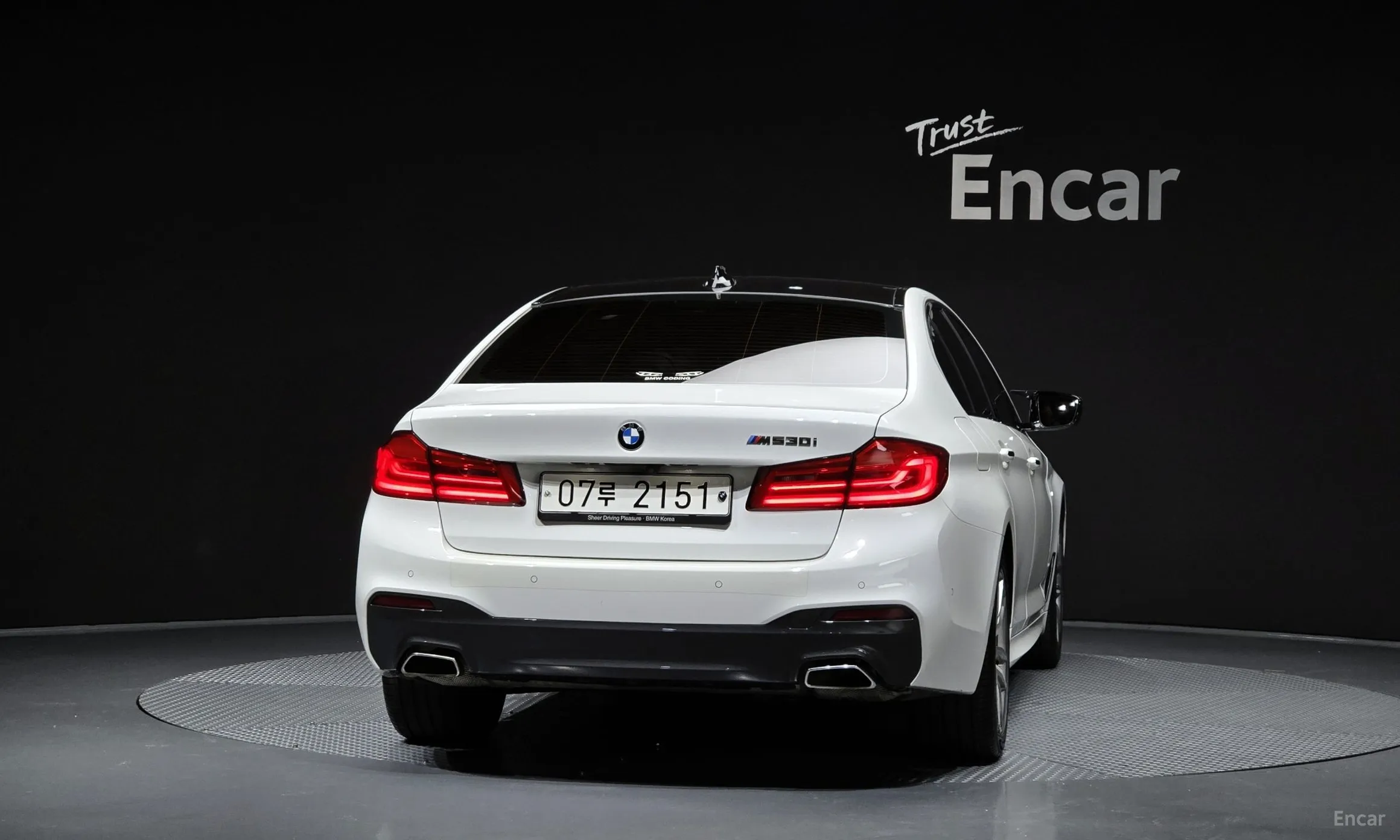 BMW 5 Series (G30) превью 3