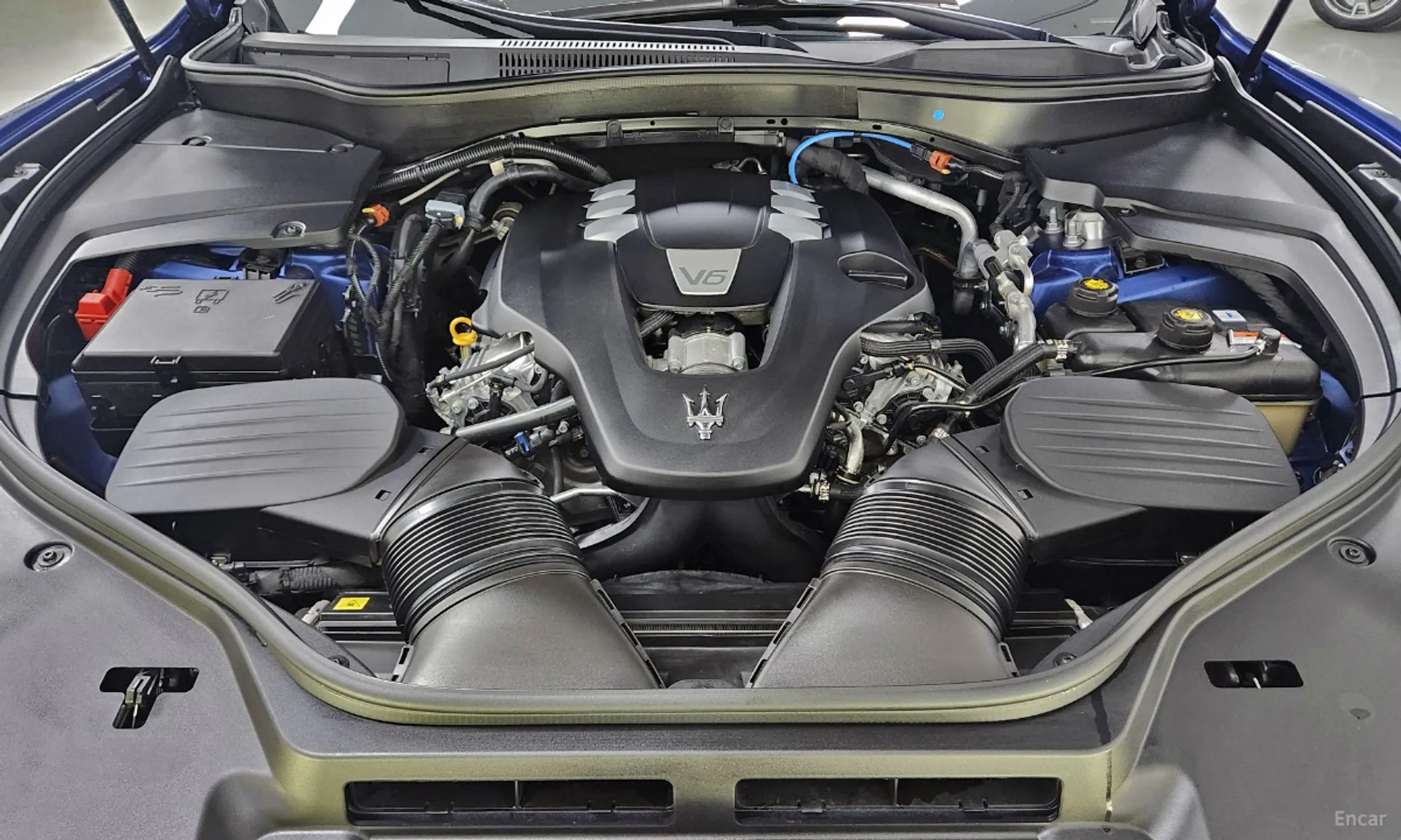 Maserati Levante превью 16