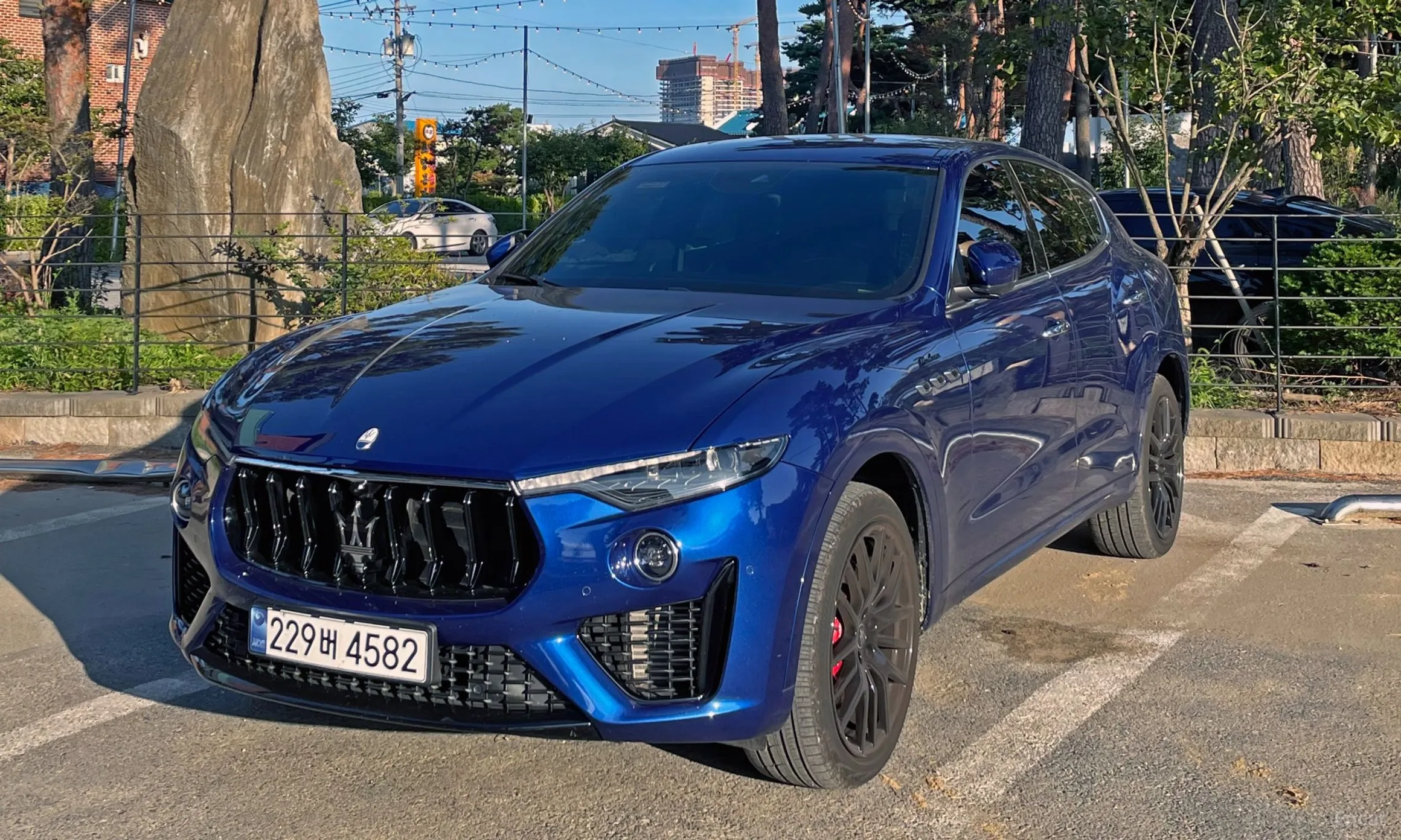 Maserati Levante превью 17