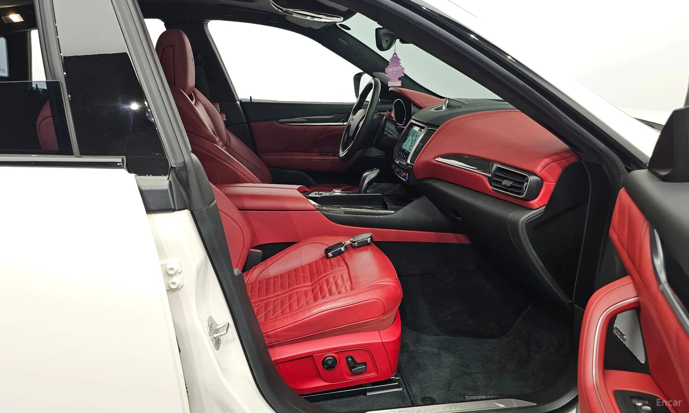 Maserati Levante превью 11