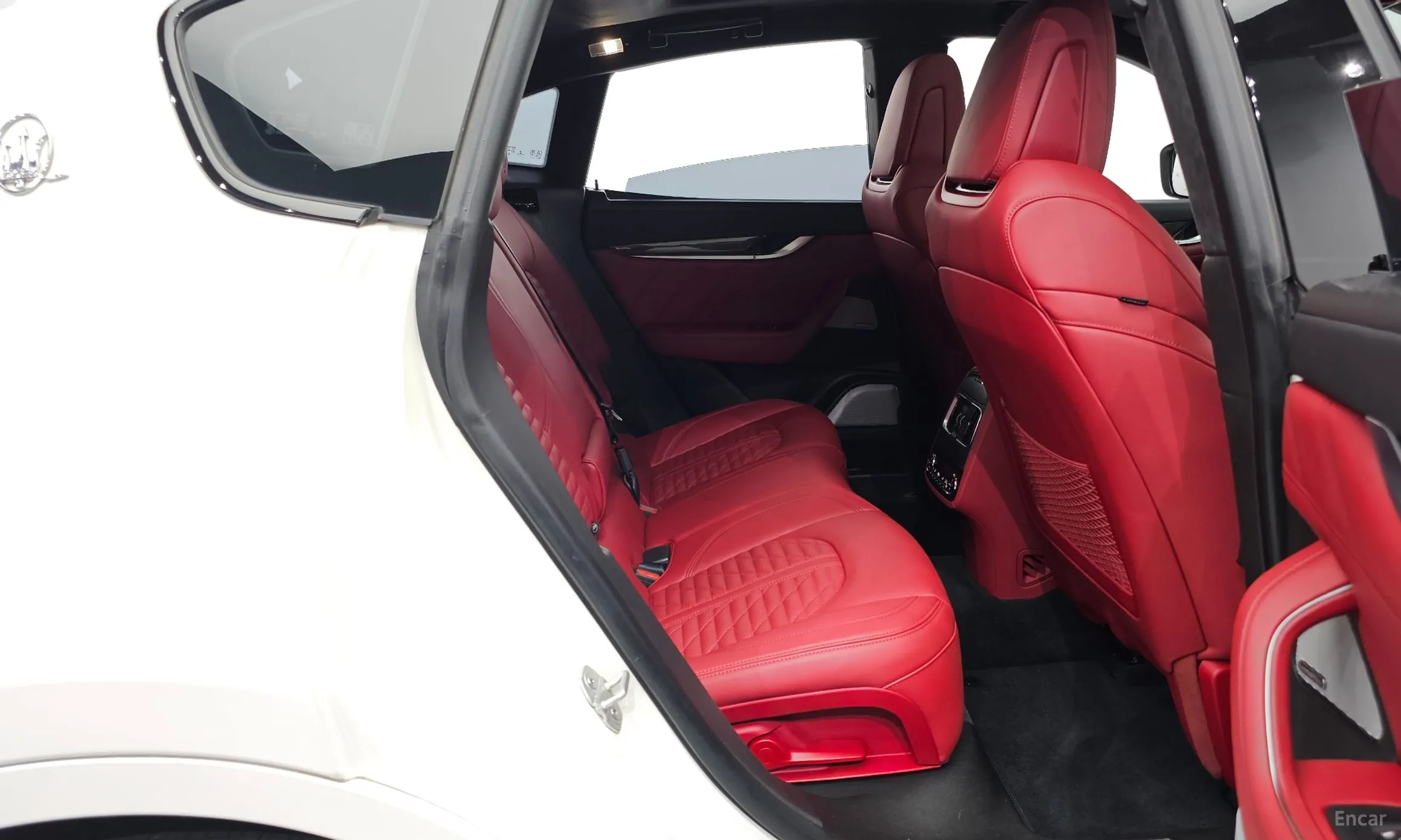 Maserati Levante превью 12