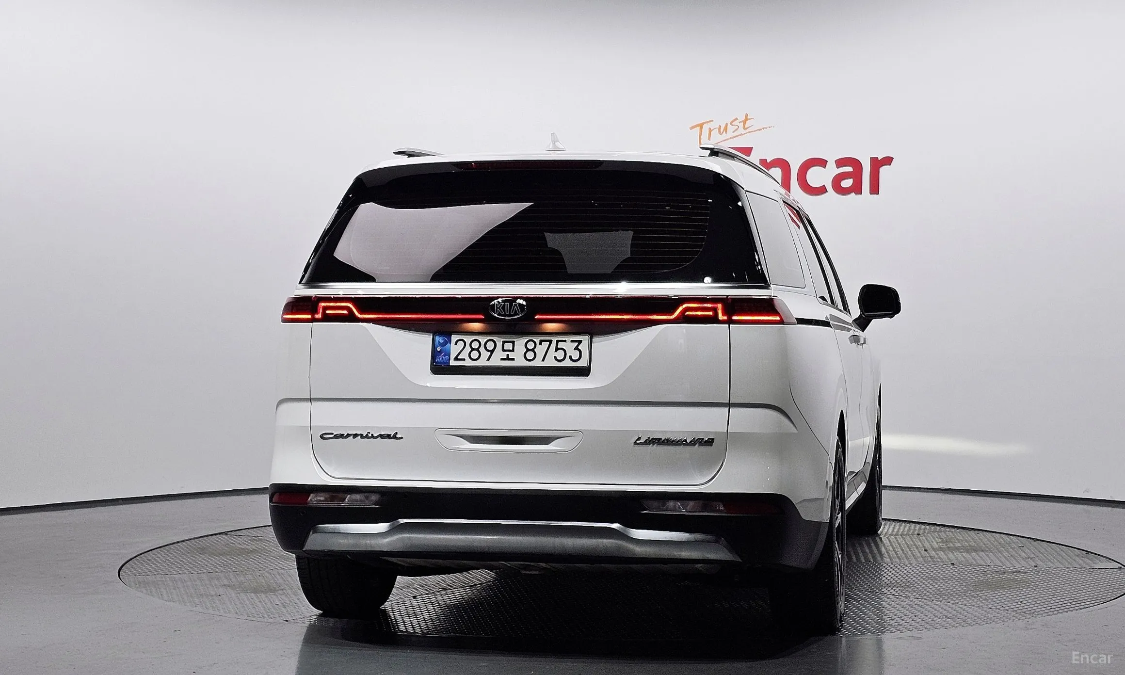 Kia Carnival Gen 4 превью 3
