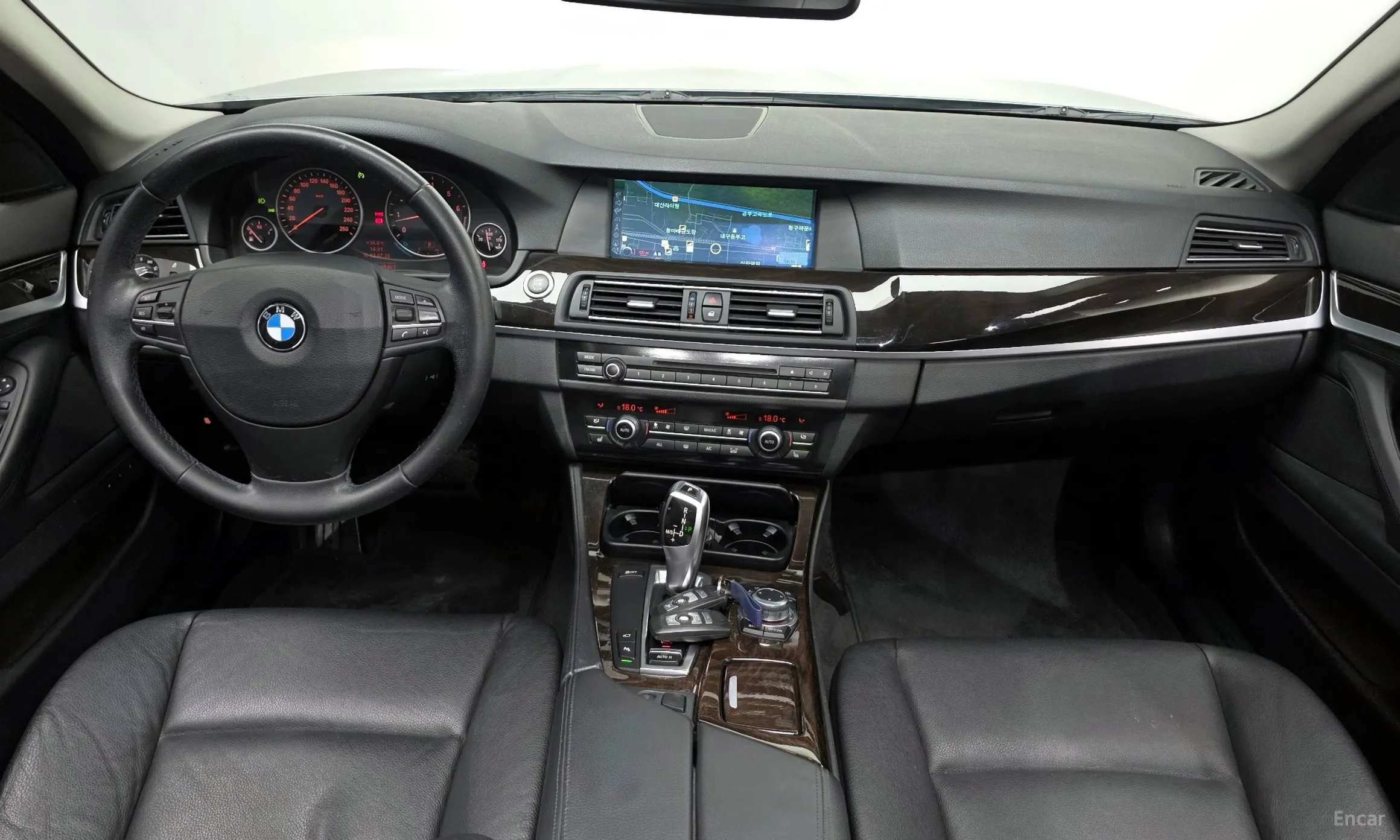 BMW 5 Series (F10) превью 4
