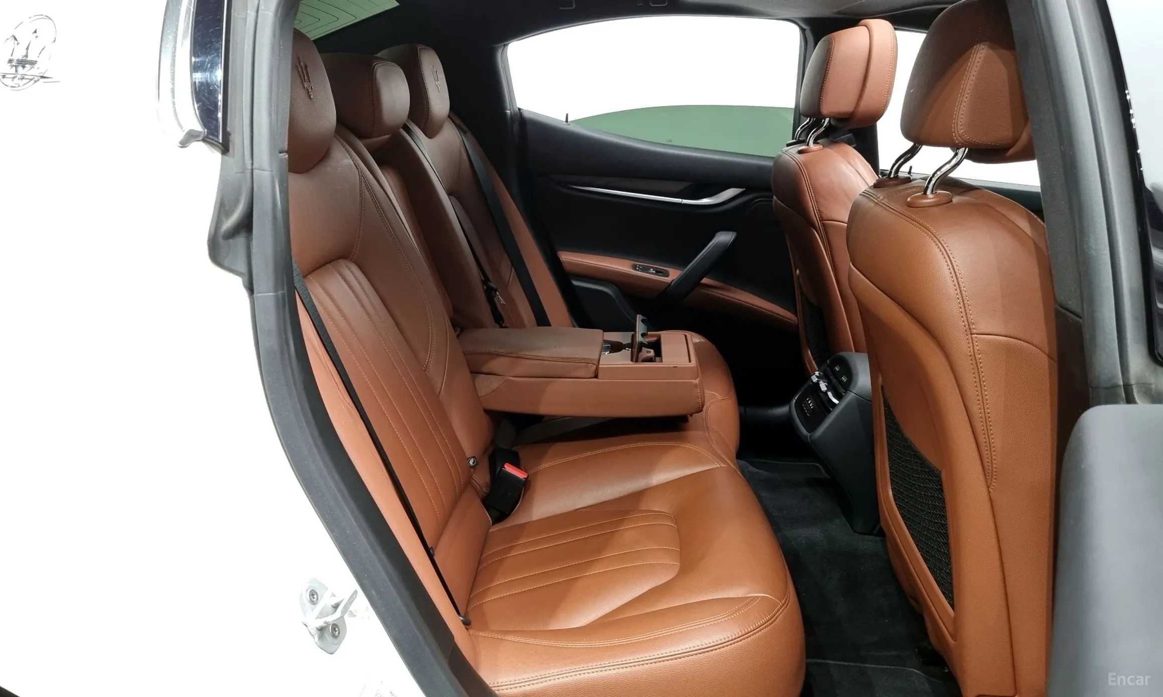 Maserati Ghibli превью 12