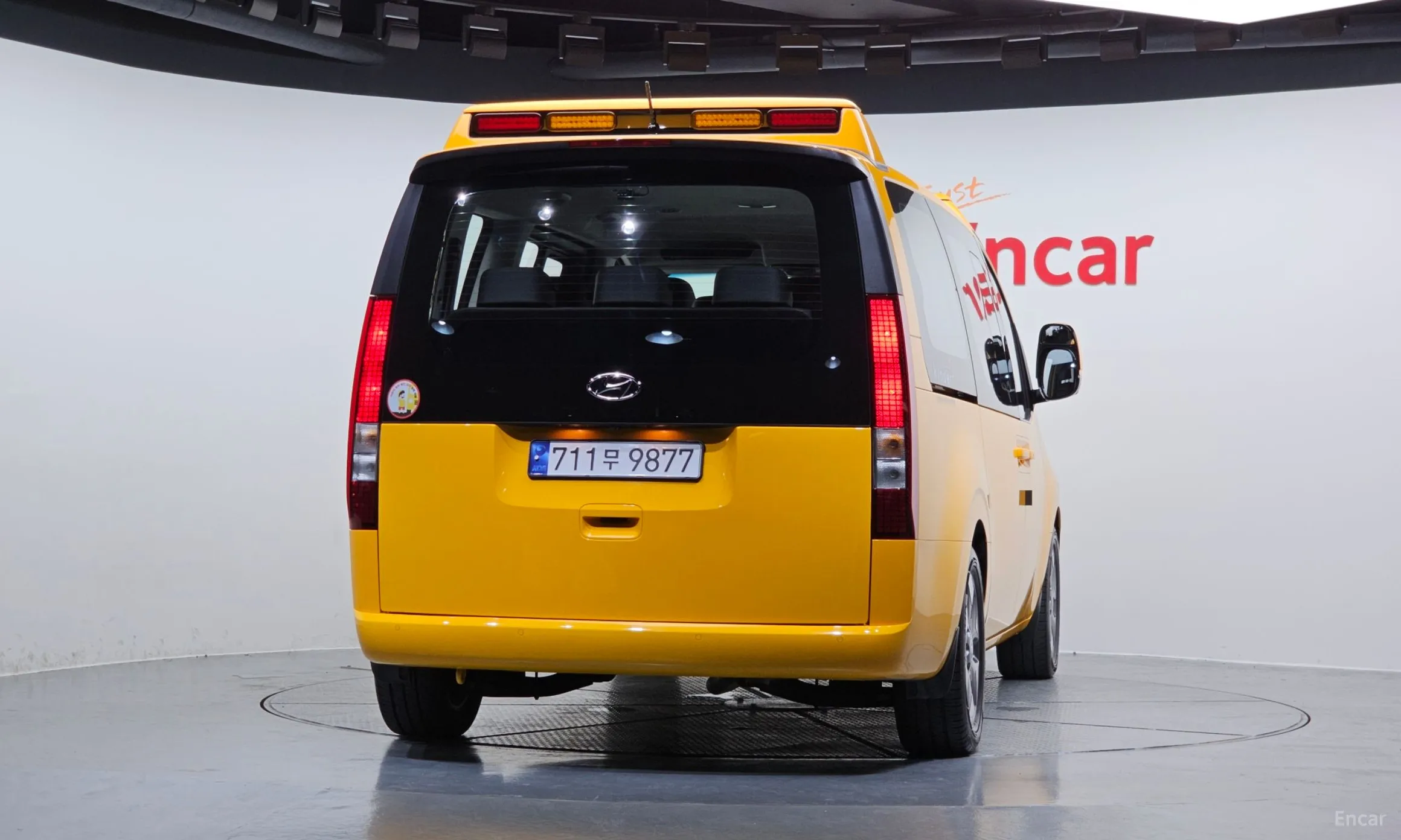 Hyundai Staria превью 3