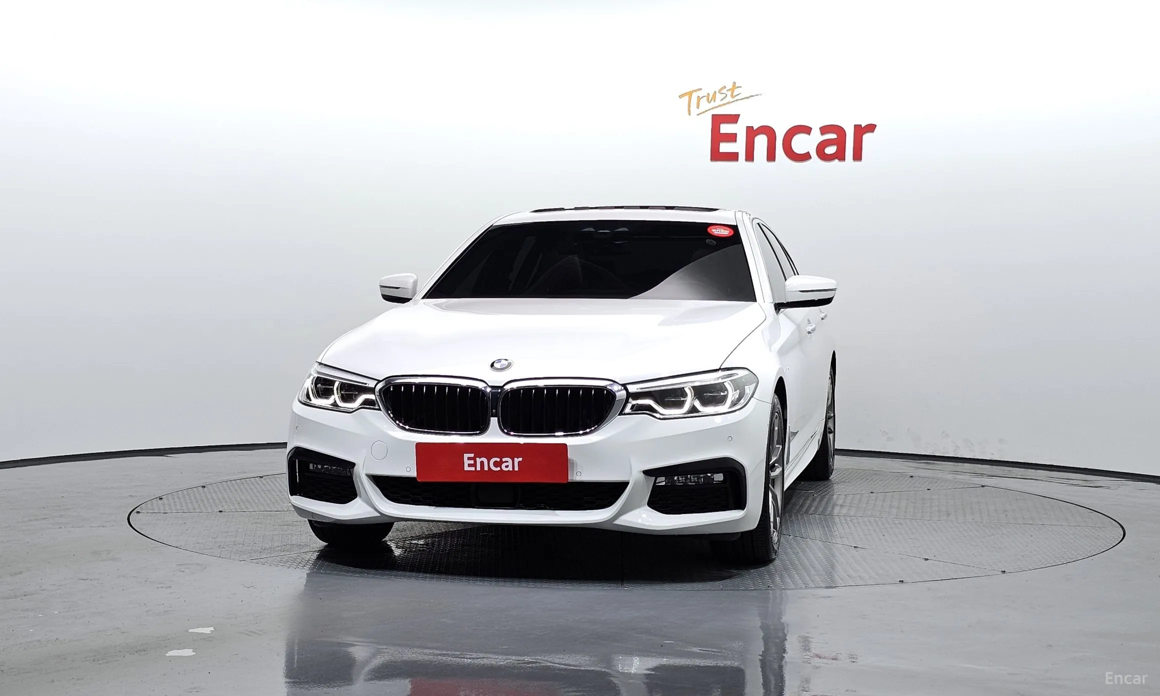 BMW 5 Series (G30) превью 2