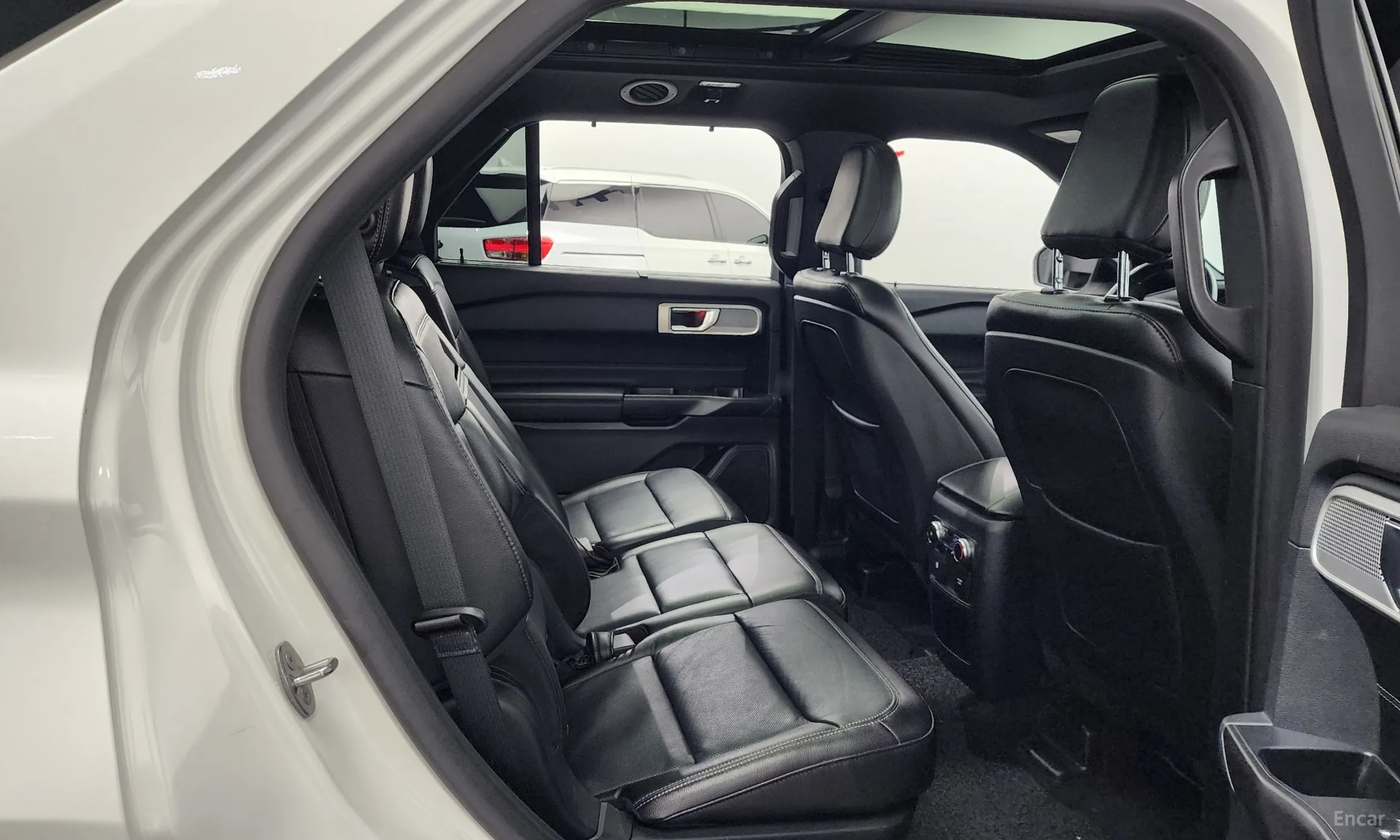 Ford Explorer 6th Generation превью 12