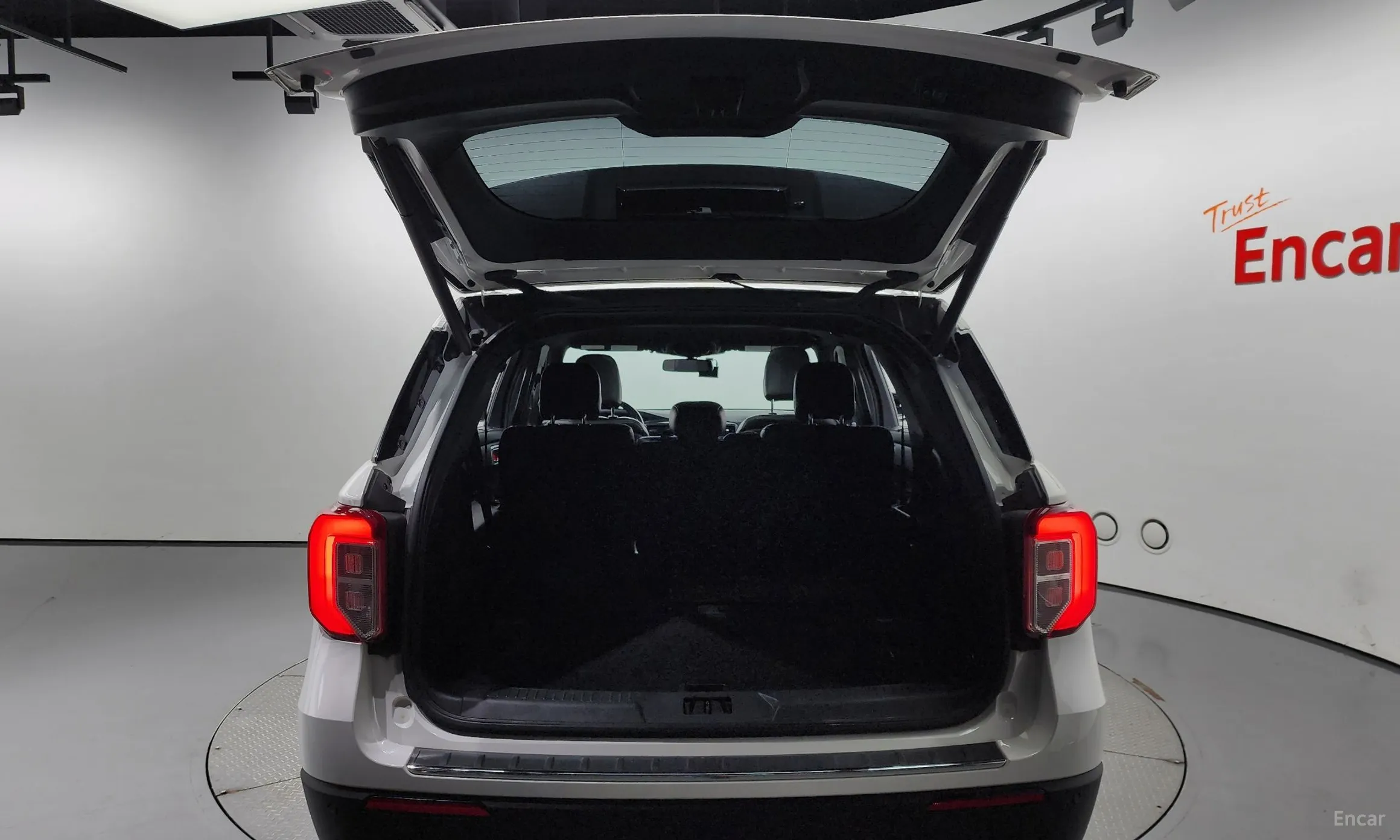 Ford Explorer 6th Generation превью 20