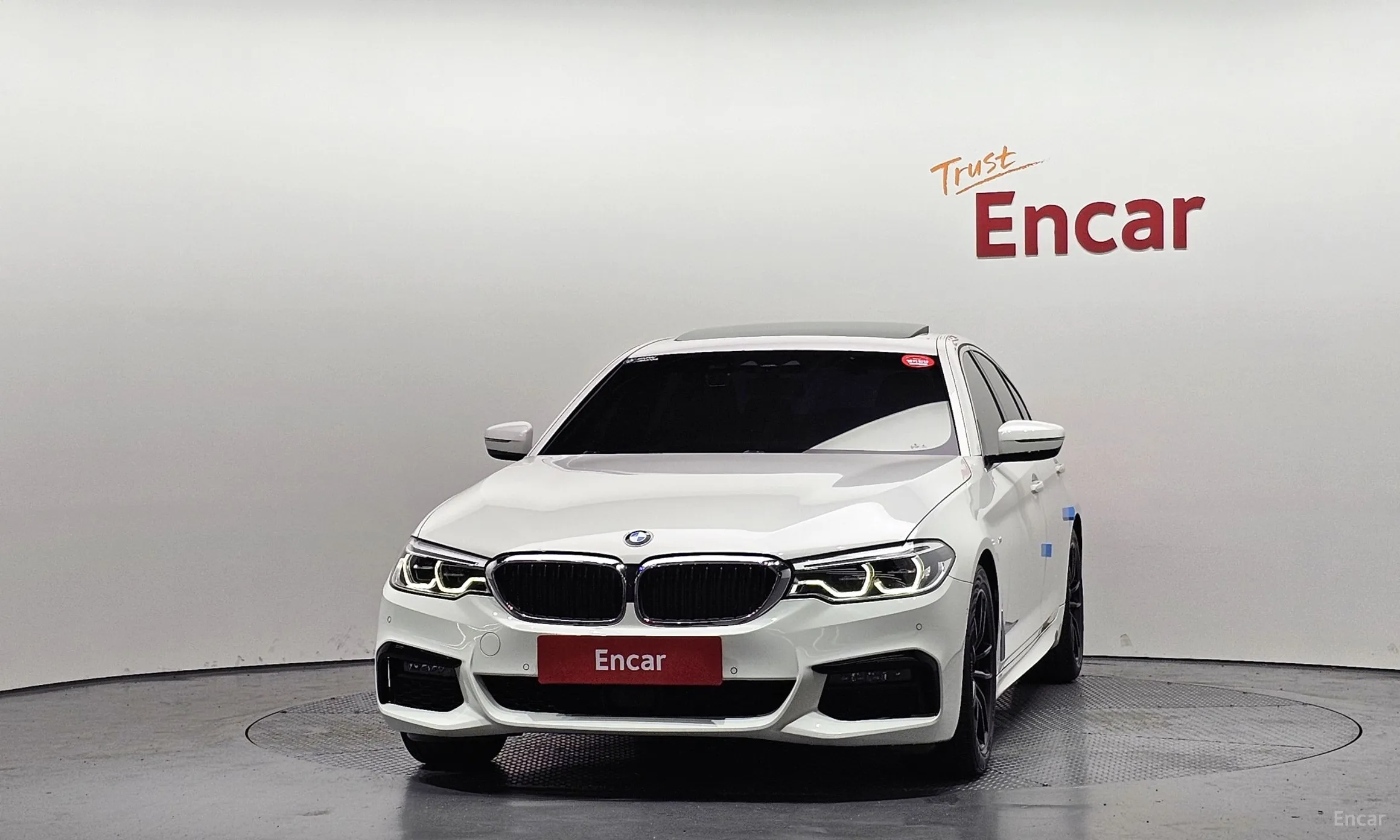 BMW 5 Series (G30) превью 2