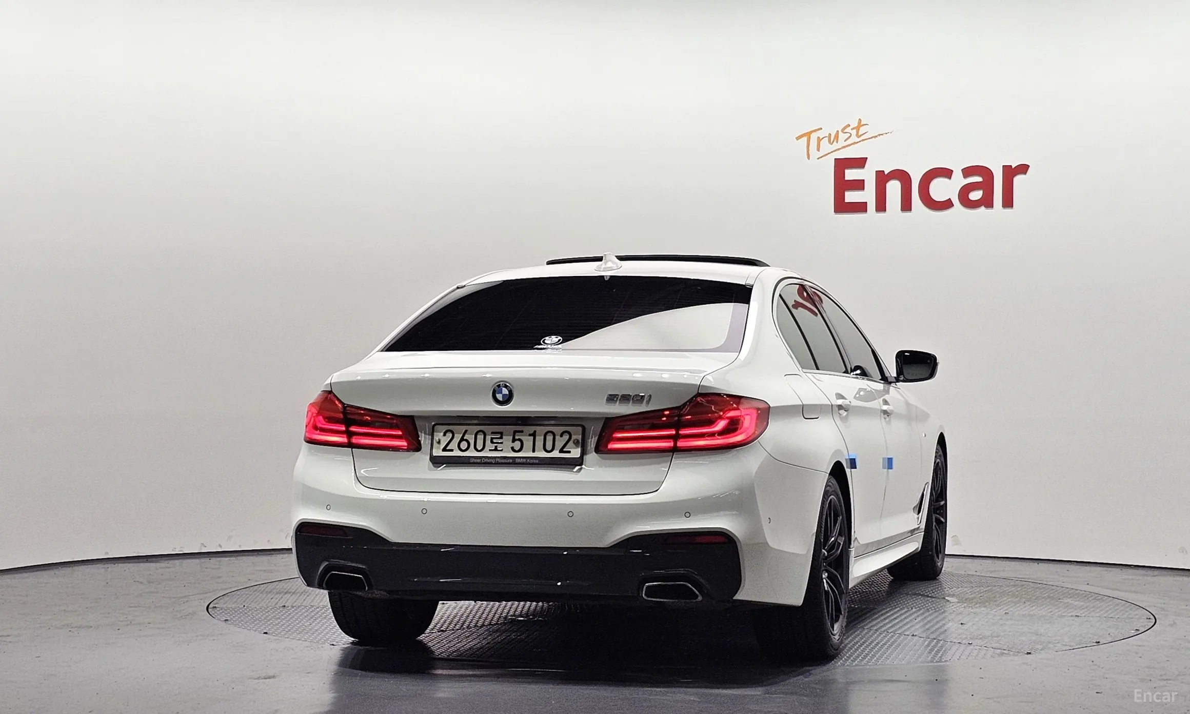 BMW 5 Series (G30) превью 3