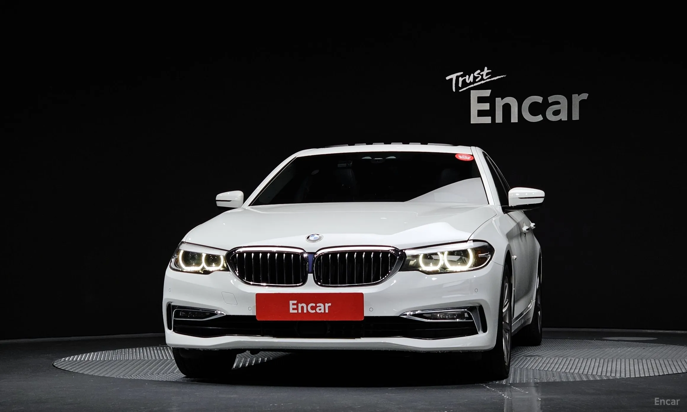 BMW 5 Series (G30) превью 2