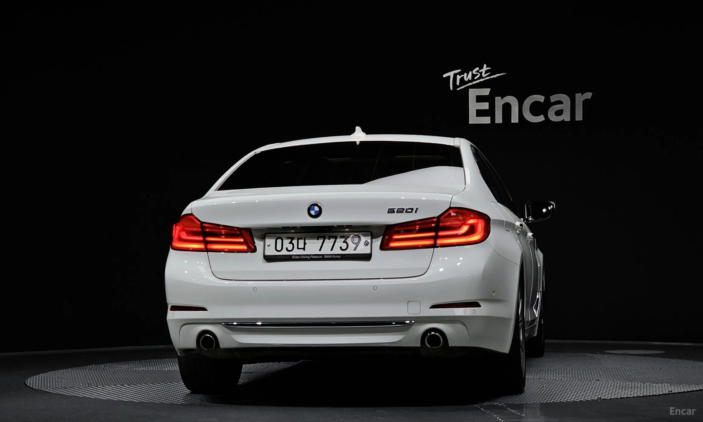 BMW 5 Series (G30) превью 3