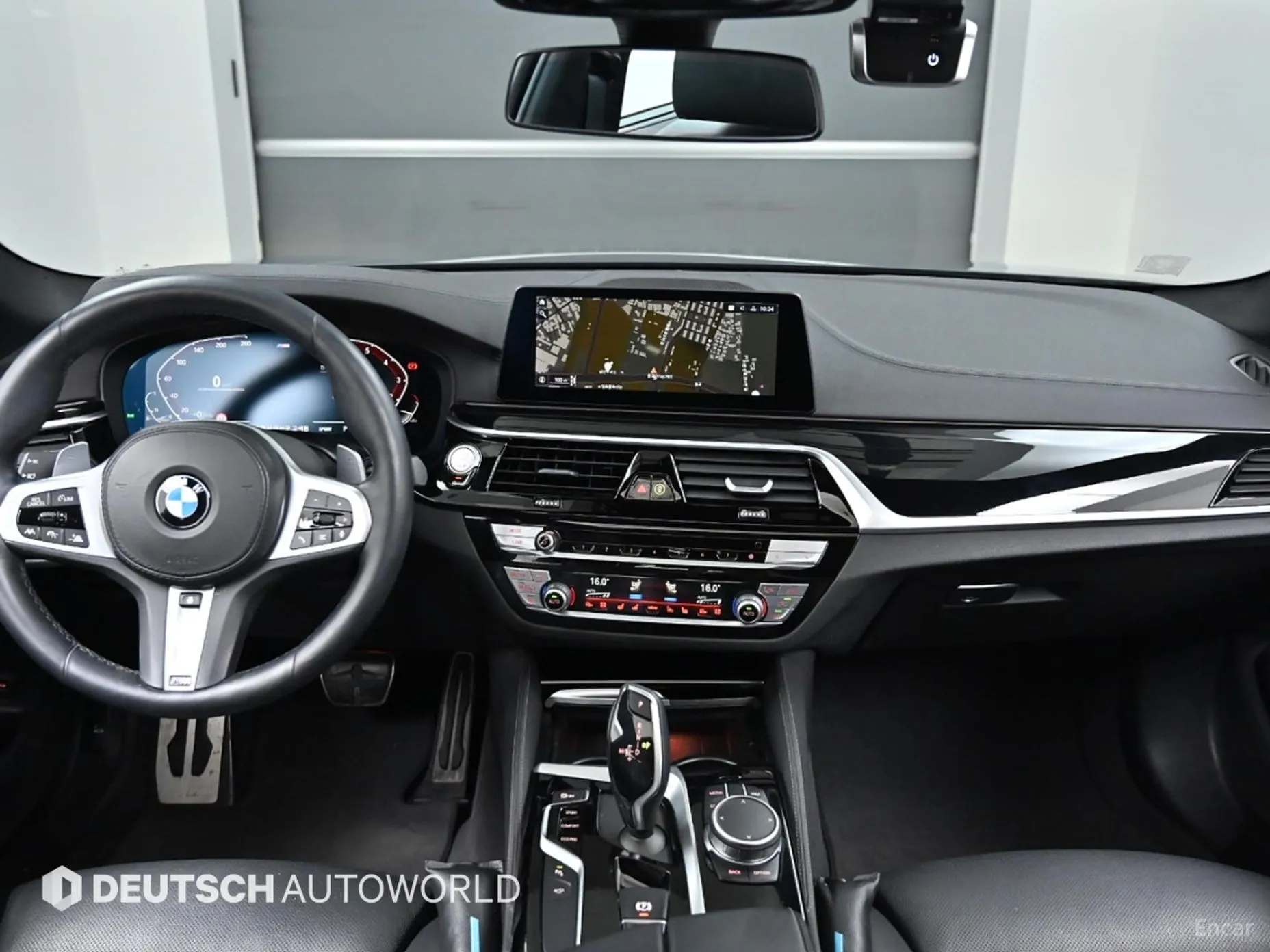 BMW 5 Series (G30) превью 4