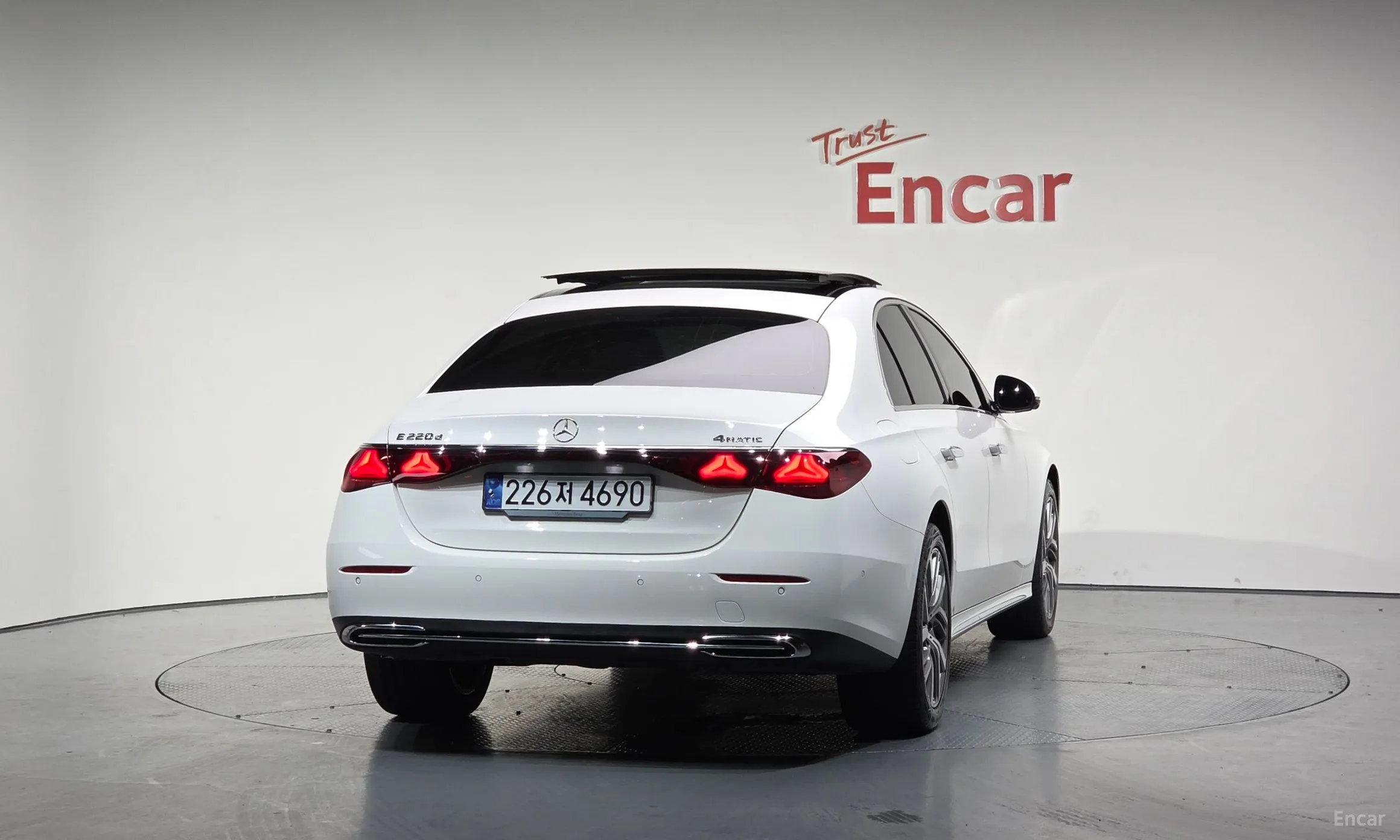 Mercedes Benz E-Class W214 превью 3