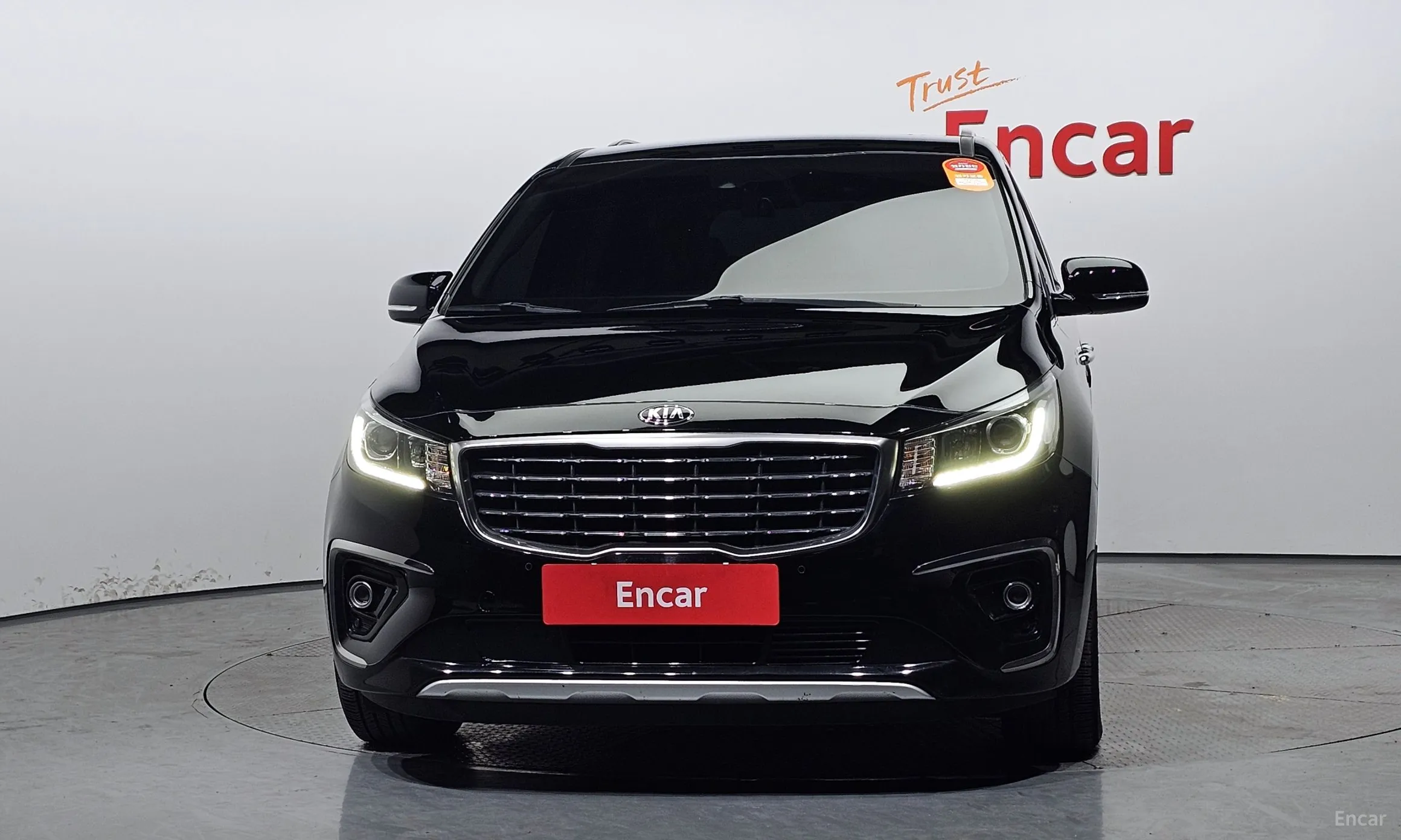 Kia Carnival превью 2