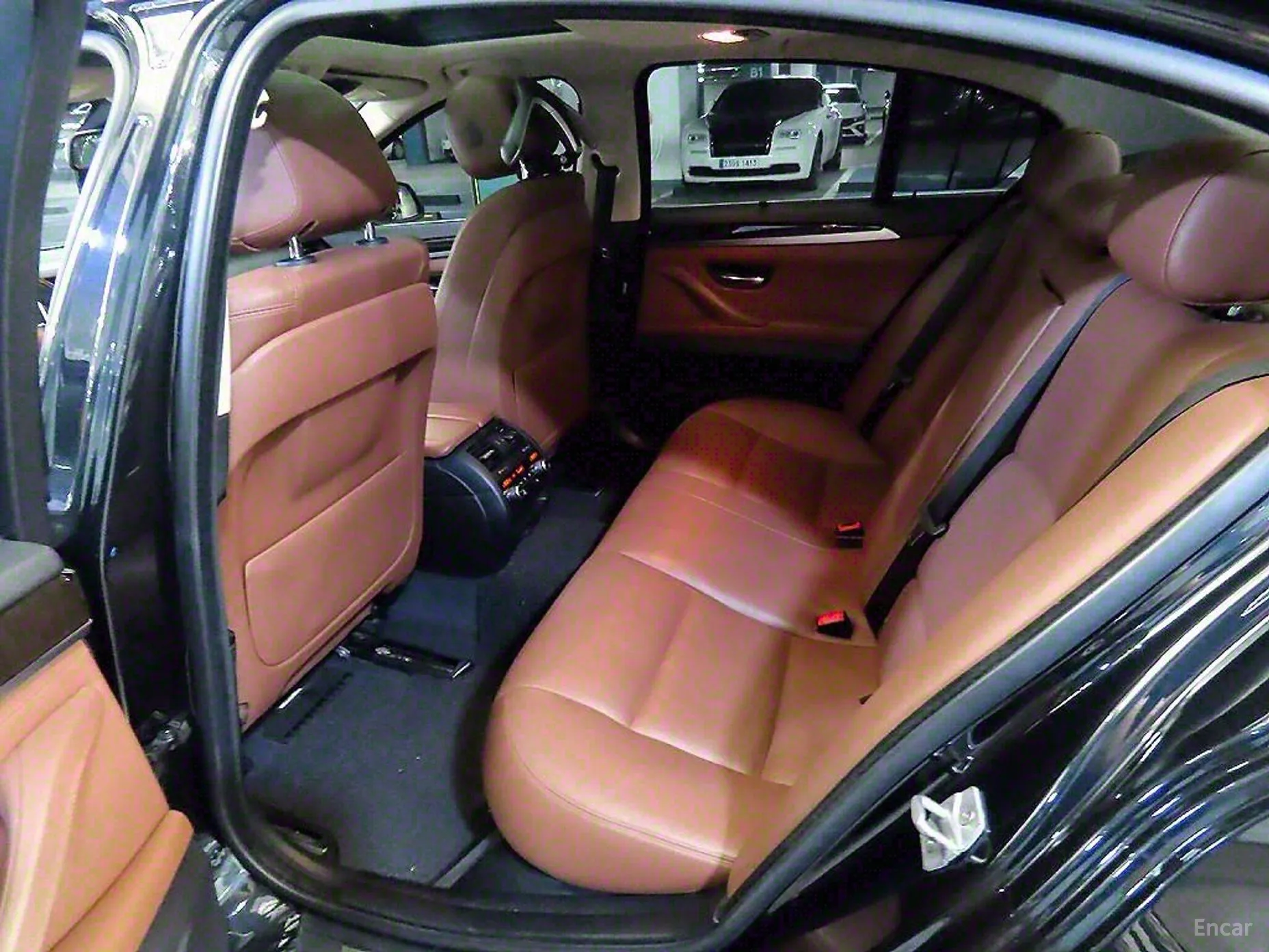 BMW 5 Series (F10) превью 4