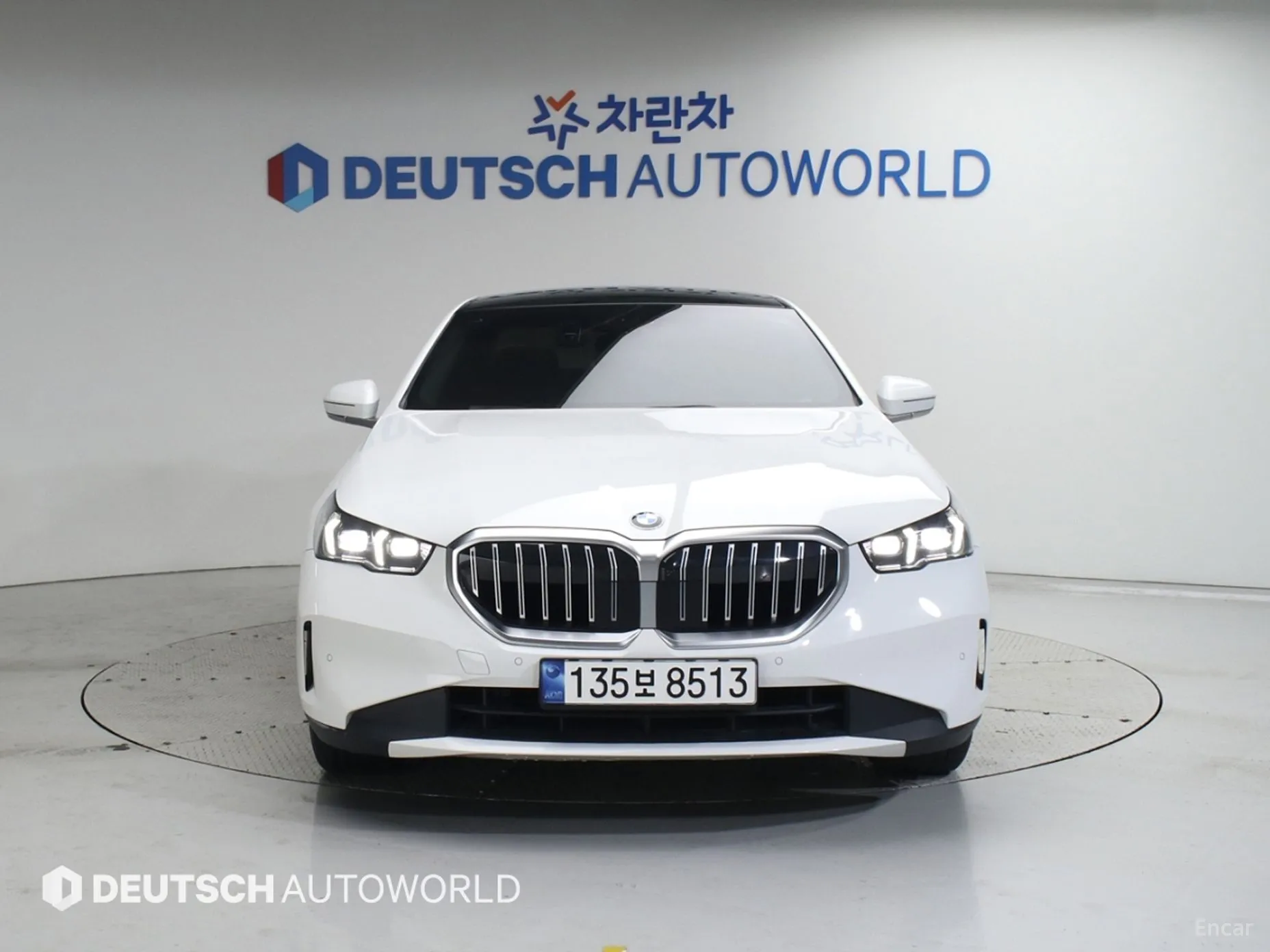 BMW 5 Series (G60) превью 2