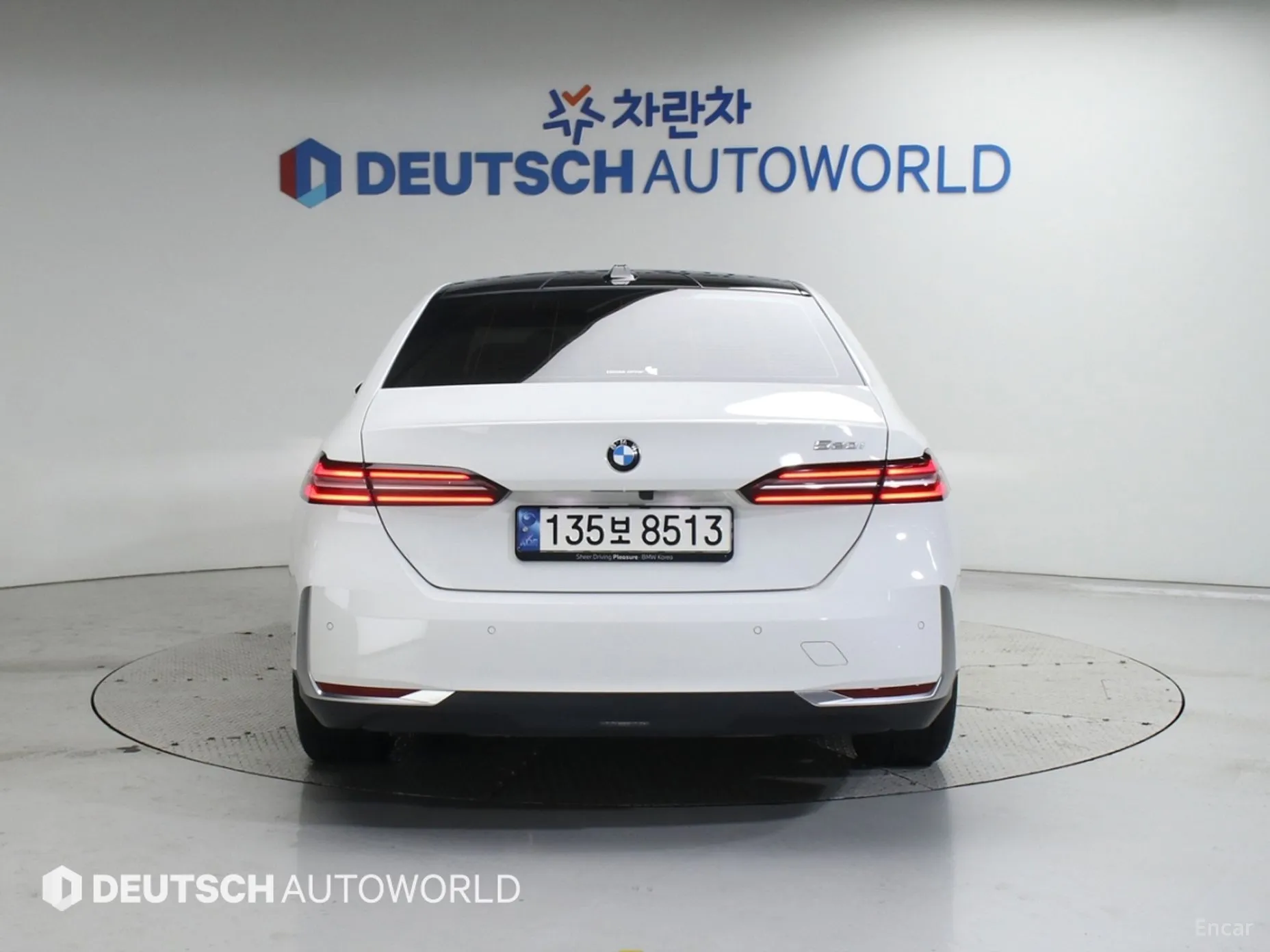 BMW 5 Series (G60) превью 3