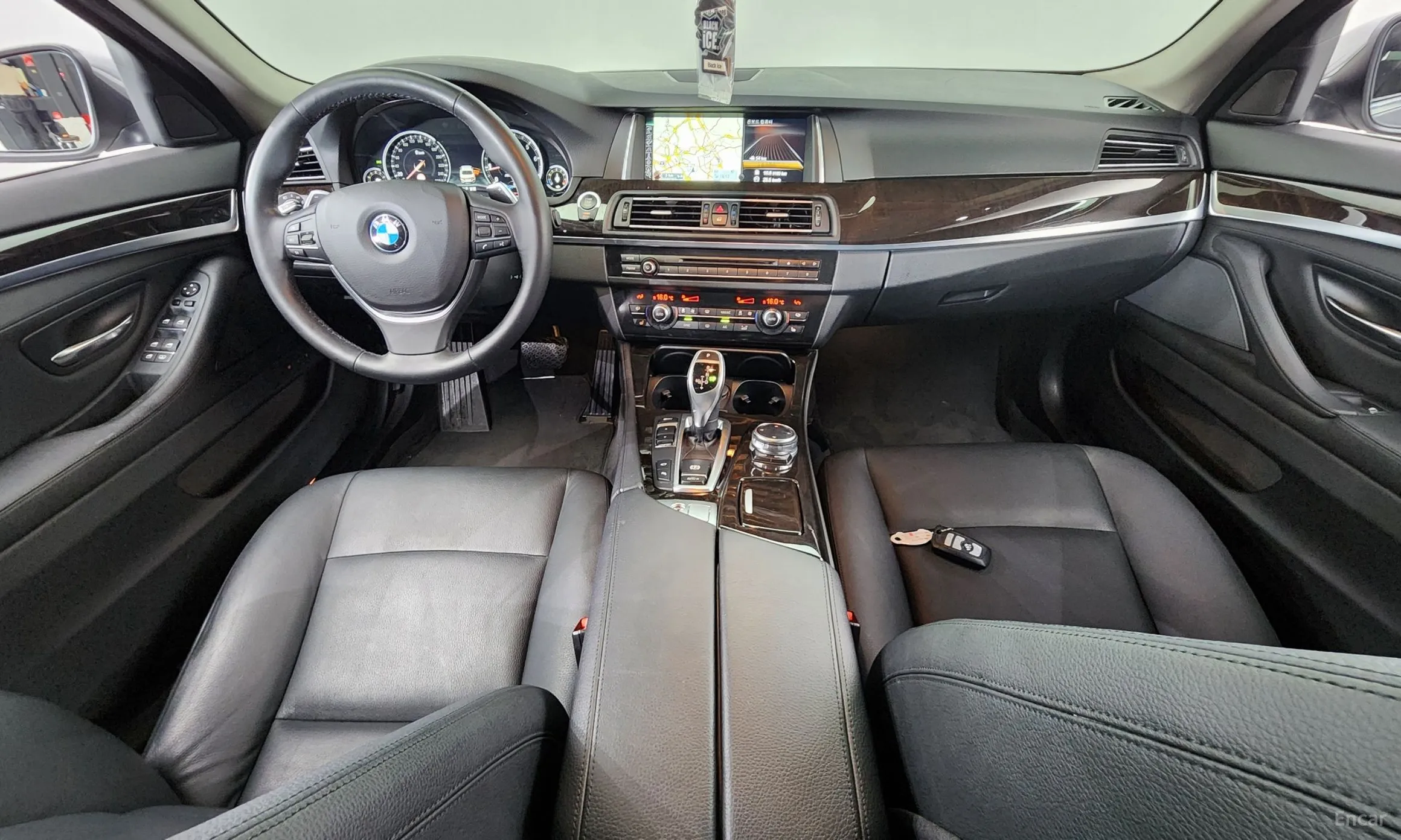 BMW 5 Series (F10) превью 4