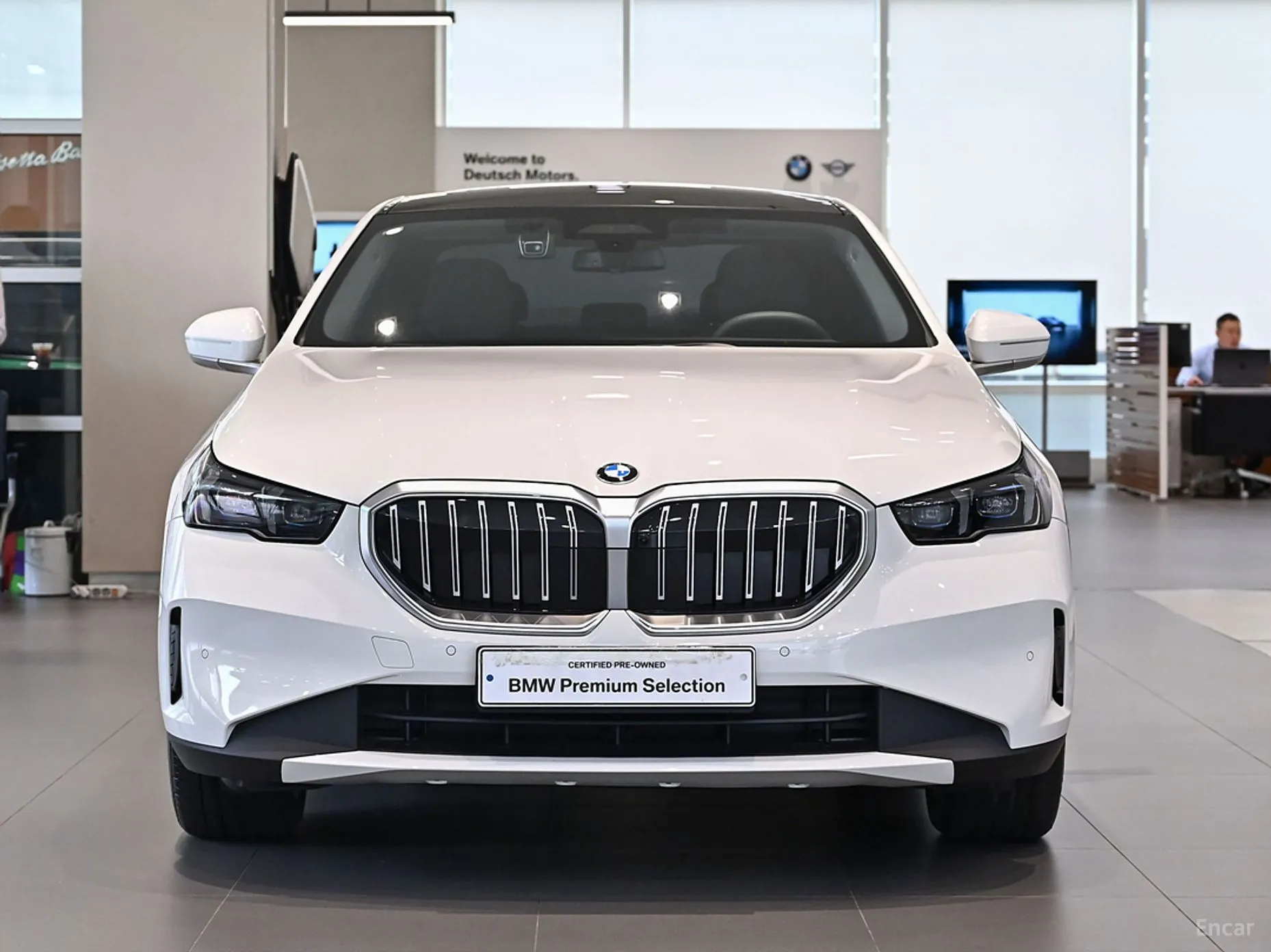 BMW 5 Series (G60) превью 2