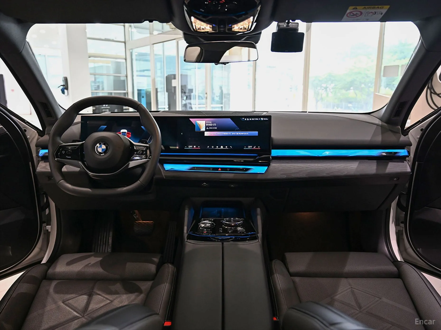 BMW 5 Series (G60) превью 4