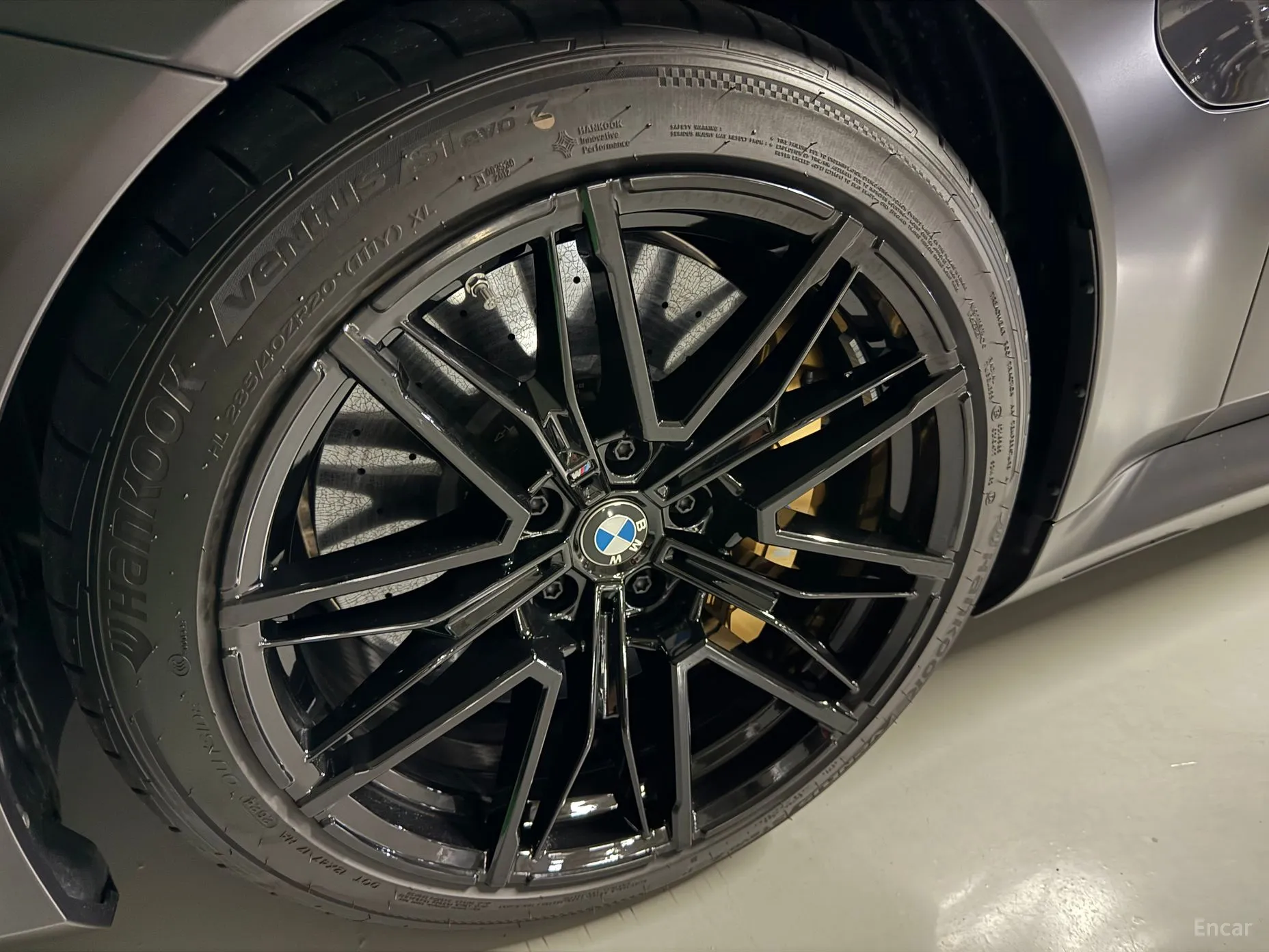 BMW M5 (G90)