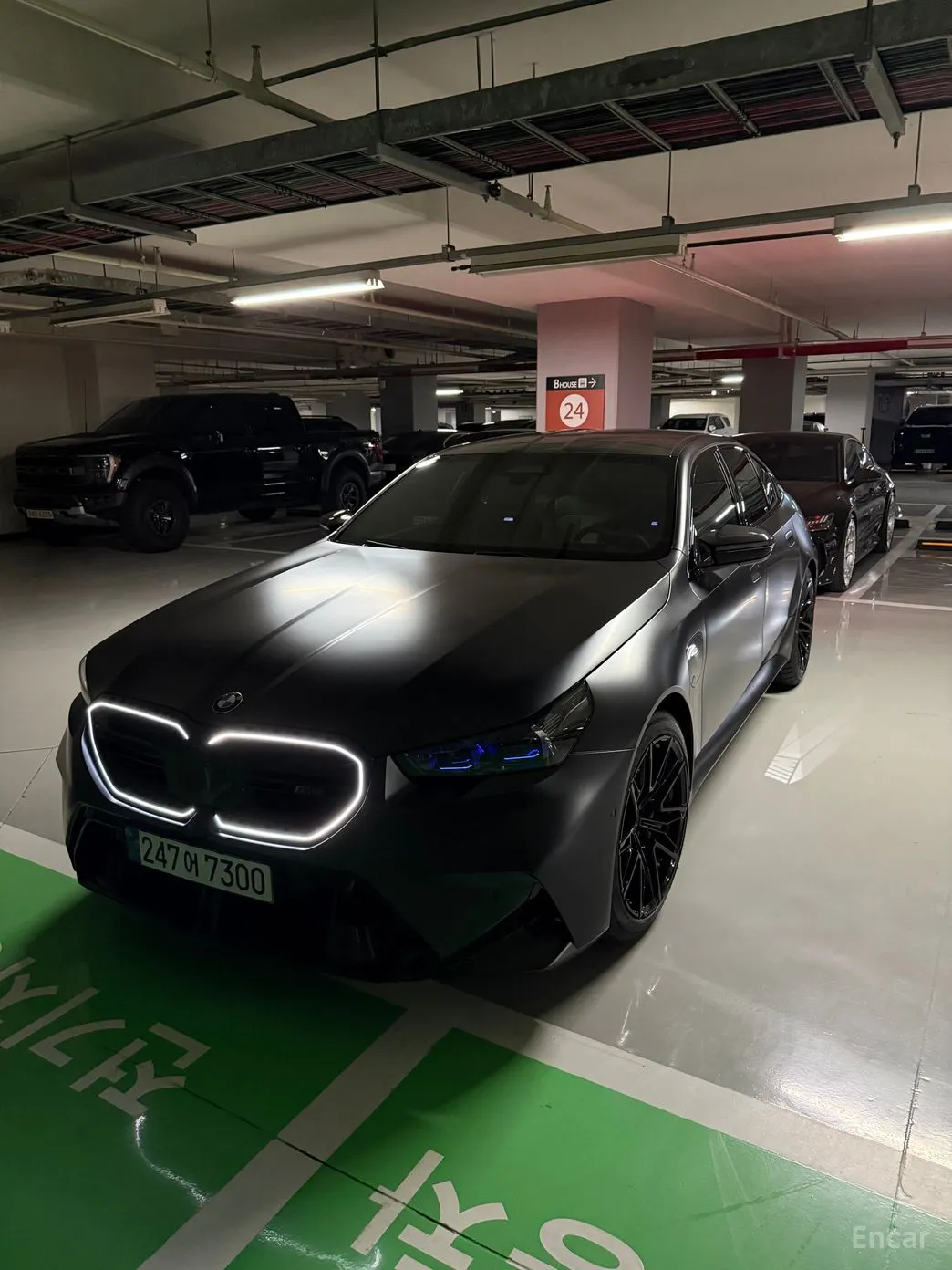 BMW M5 (G90) превью 3