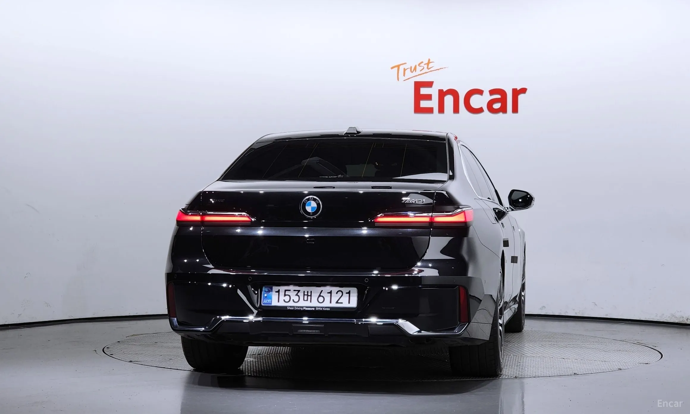 BMW 7 Series (G70) превью 3