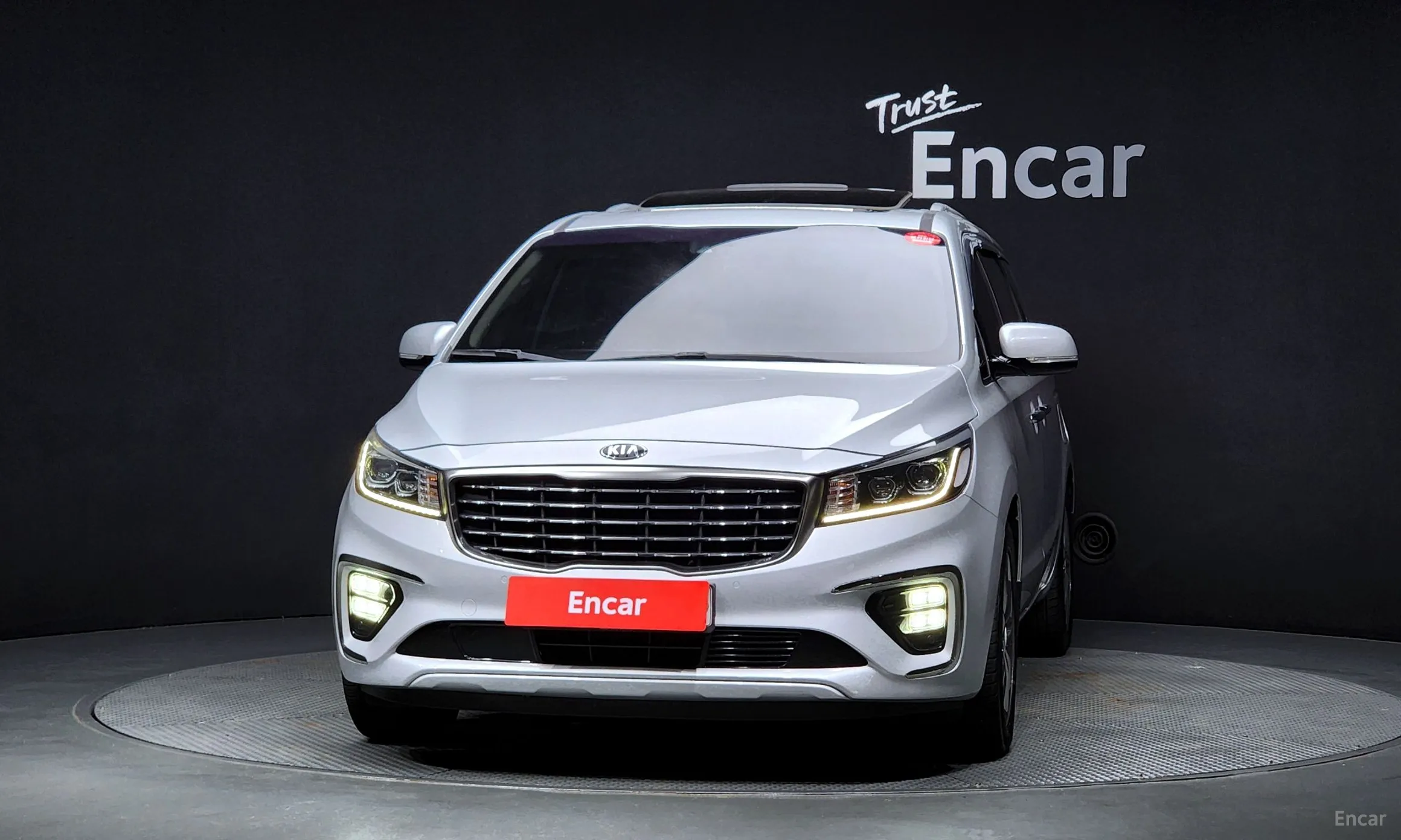Kia Carnival превью 2