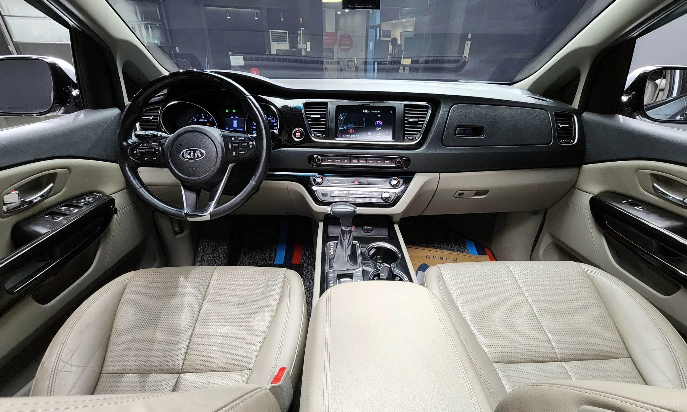 Kia Carnival превью 4