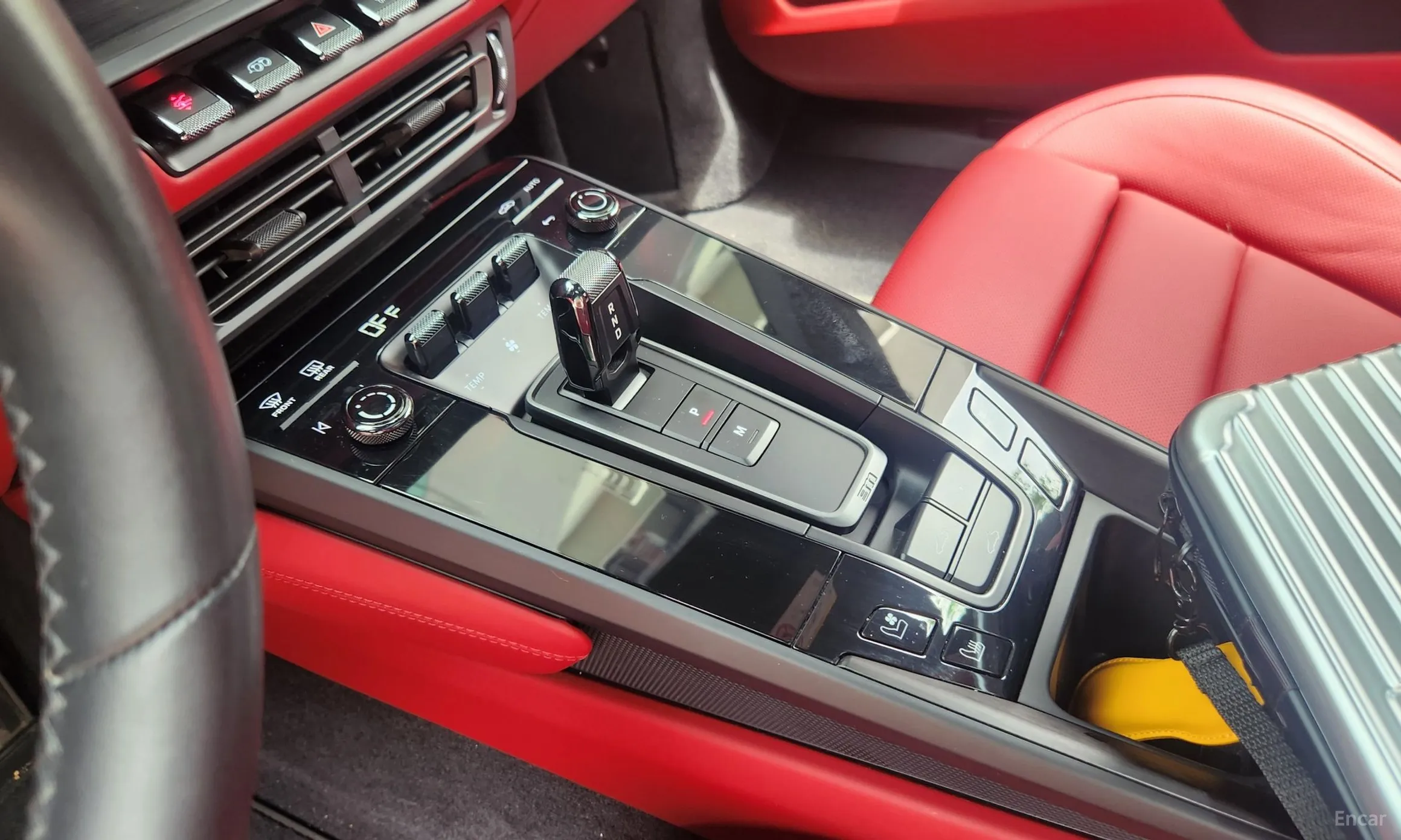 Porsche 911 (992) превью 4