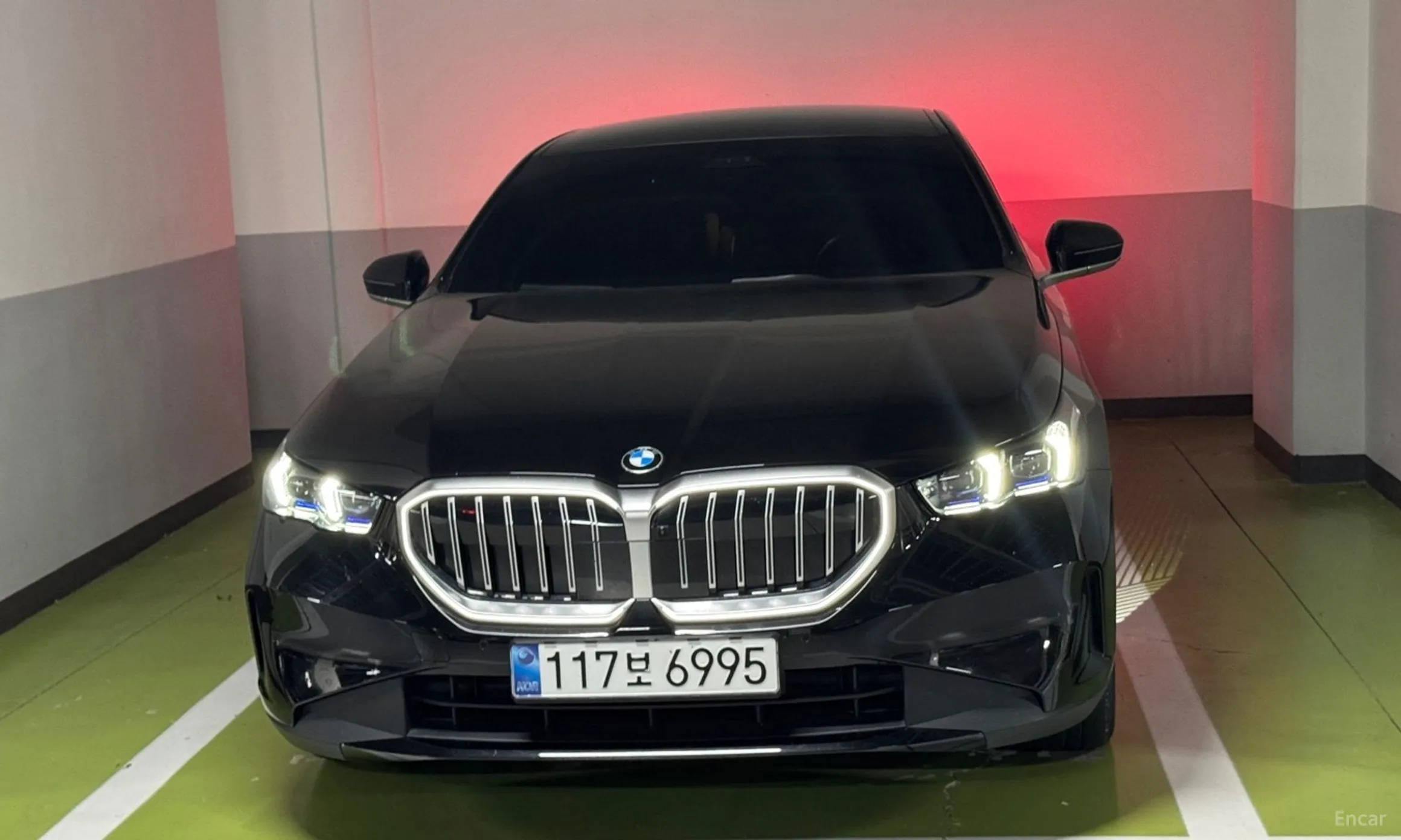 BMW 5 Series (G60) превью 2