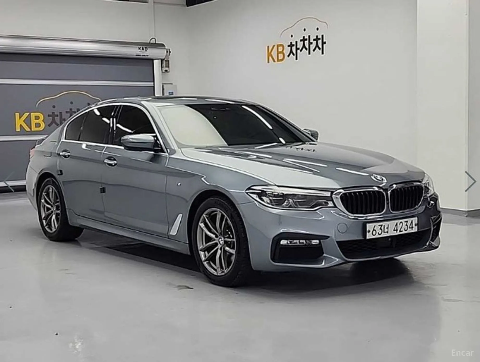 BMW 5 Series (G30) превью 3