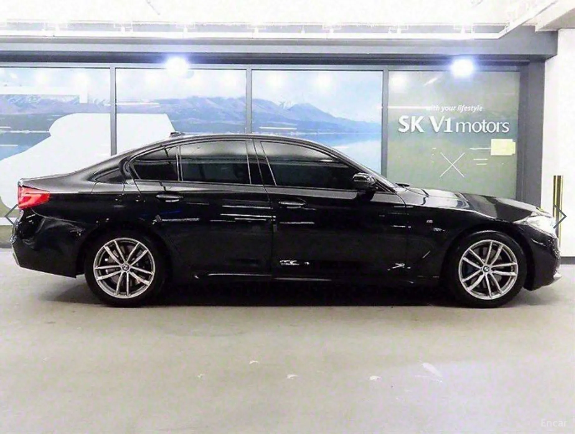 BMW 5 Series (G30) превью 2
