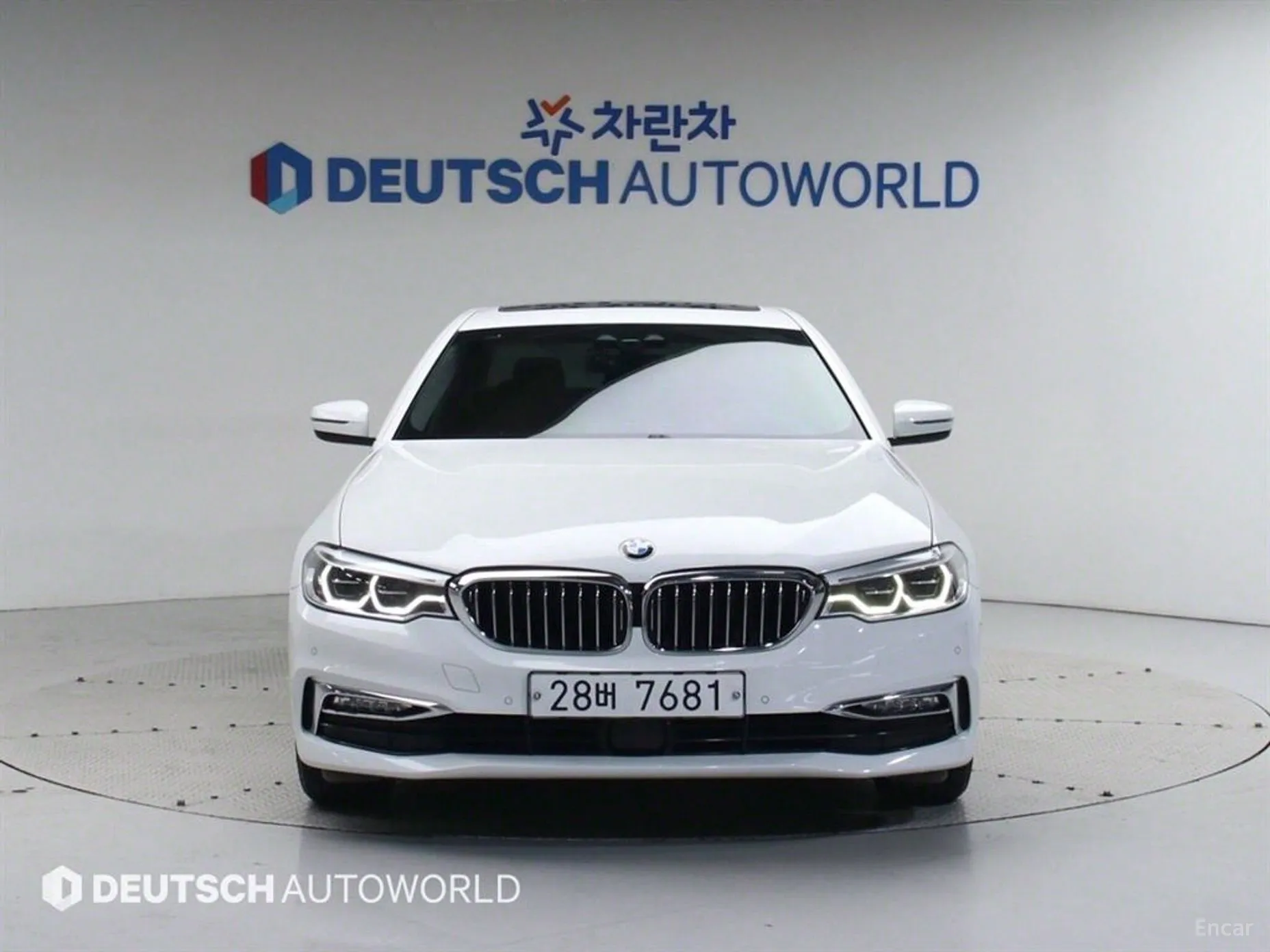 BMW 5 Series (G30) превью 2