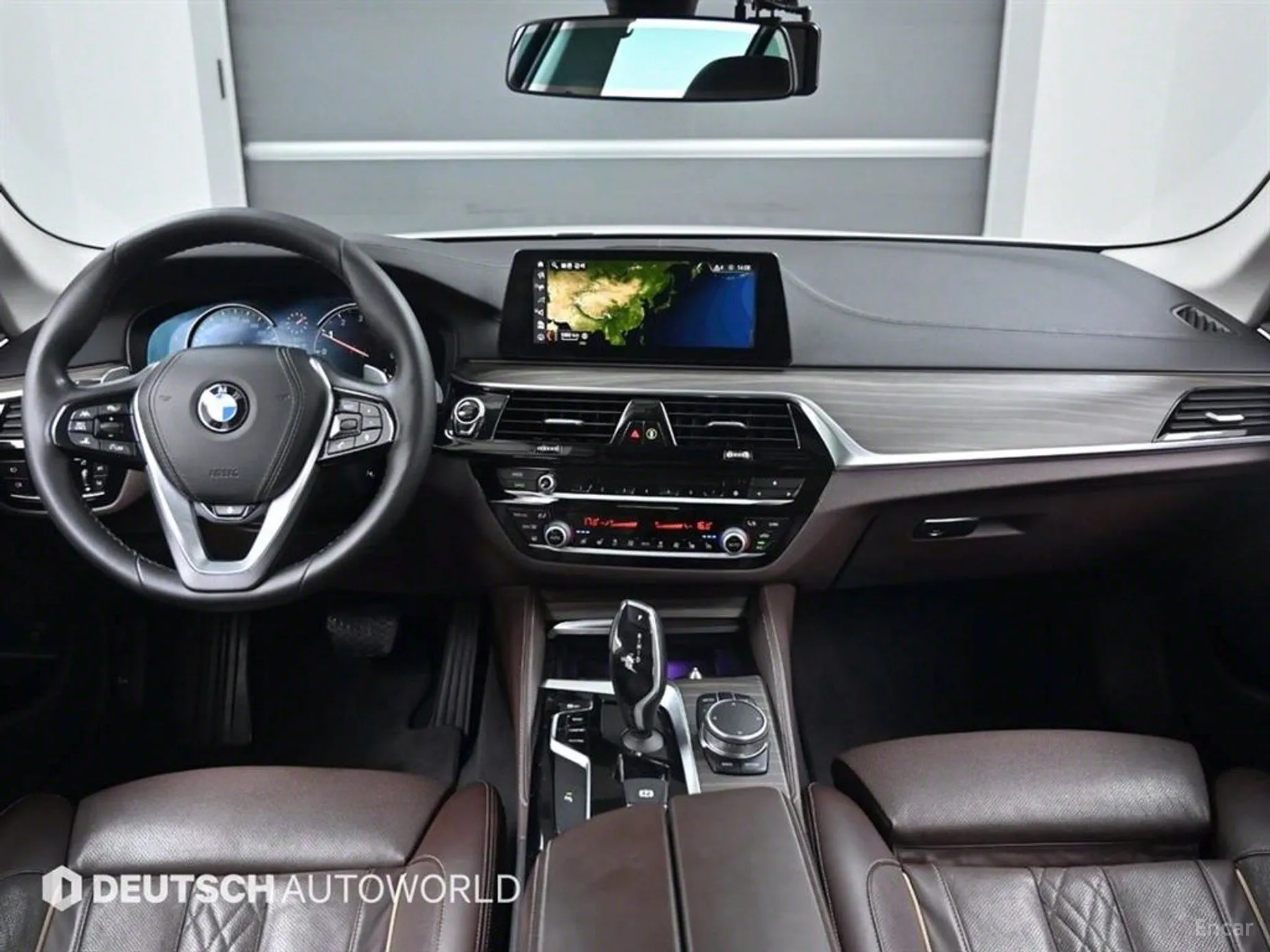 BMW 5 Series (G30) превью 4
