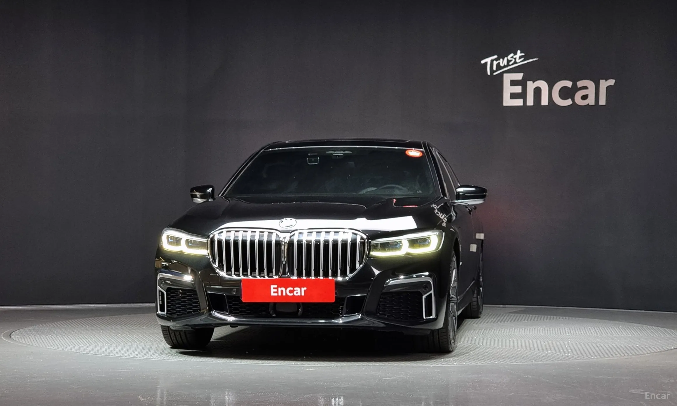 BMW 7 Series (G11) превью 2