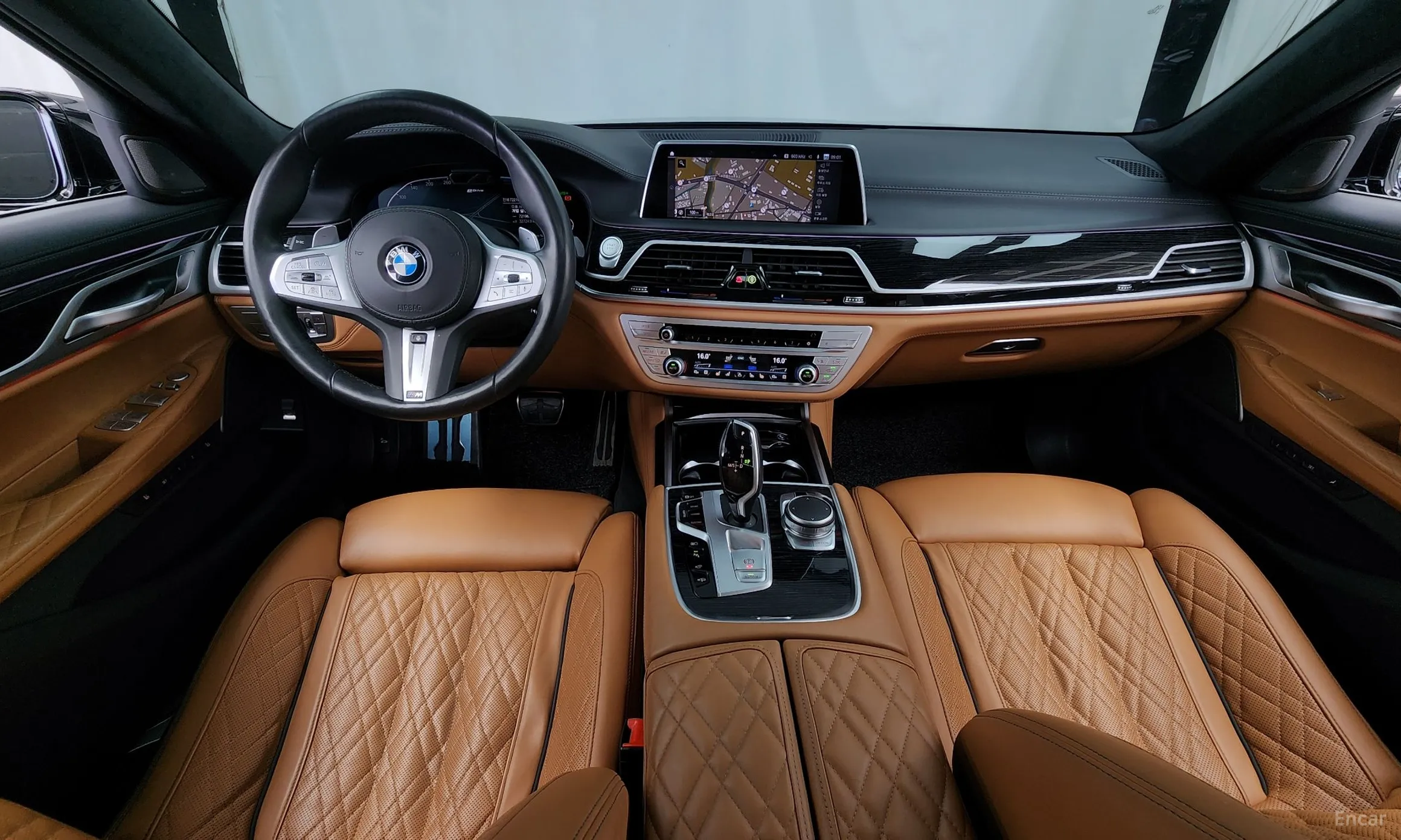 BMW 7 Series (G11) превью 4