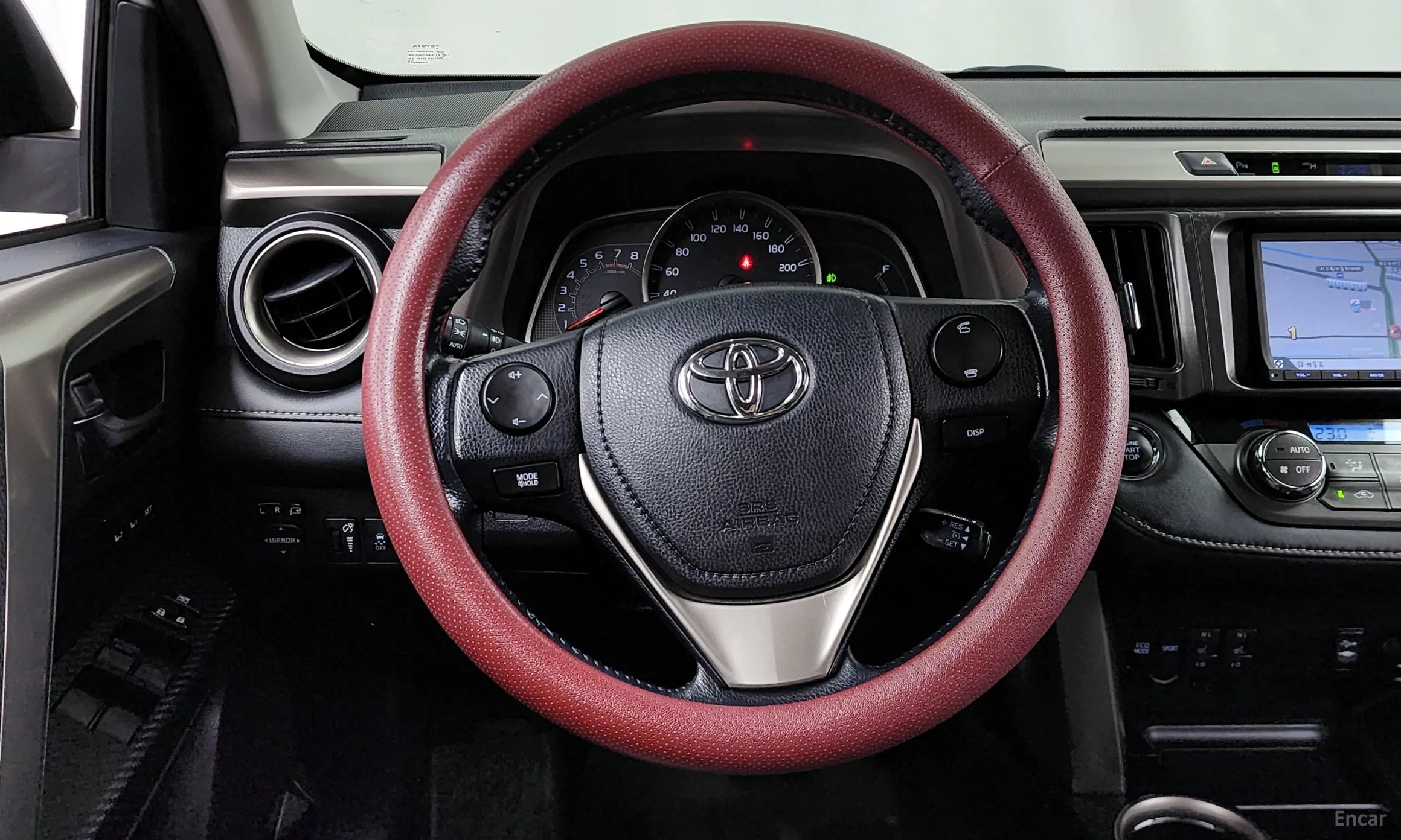 Toyota RAV4 превью 13