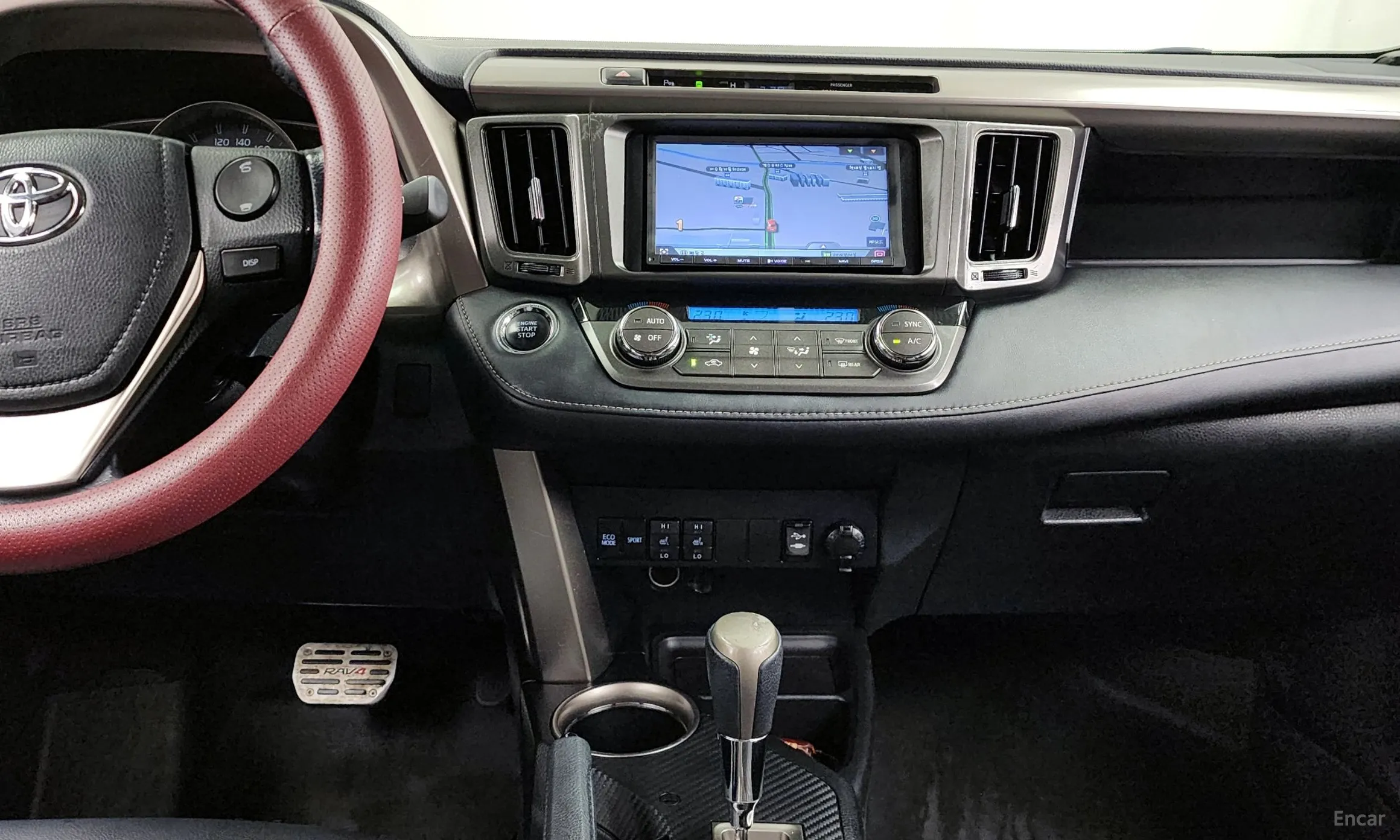 Toyota RAV4 превью 14