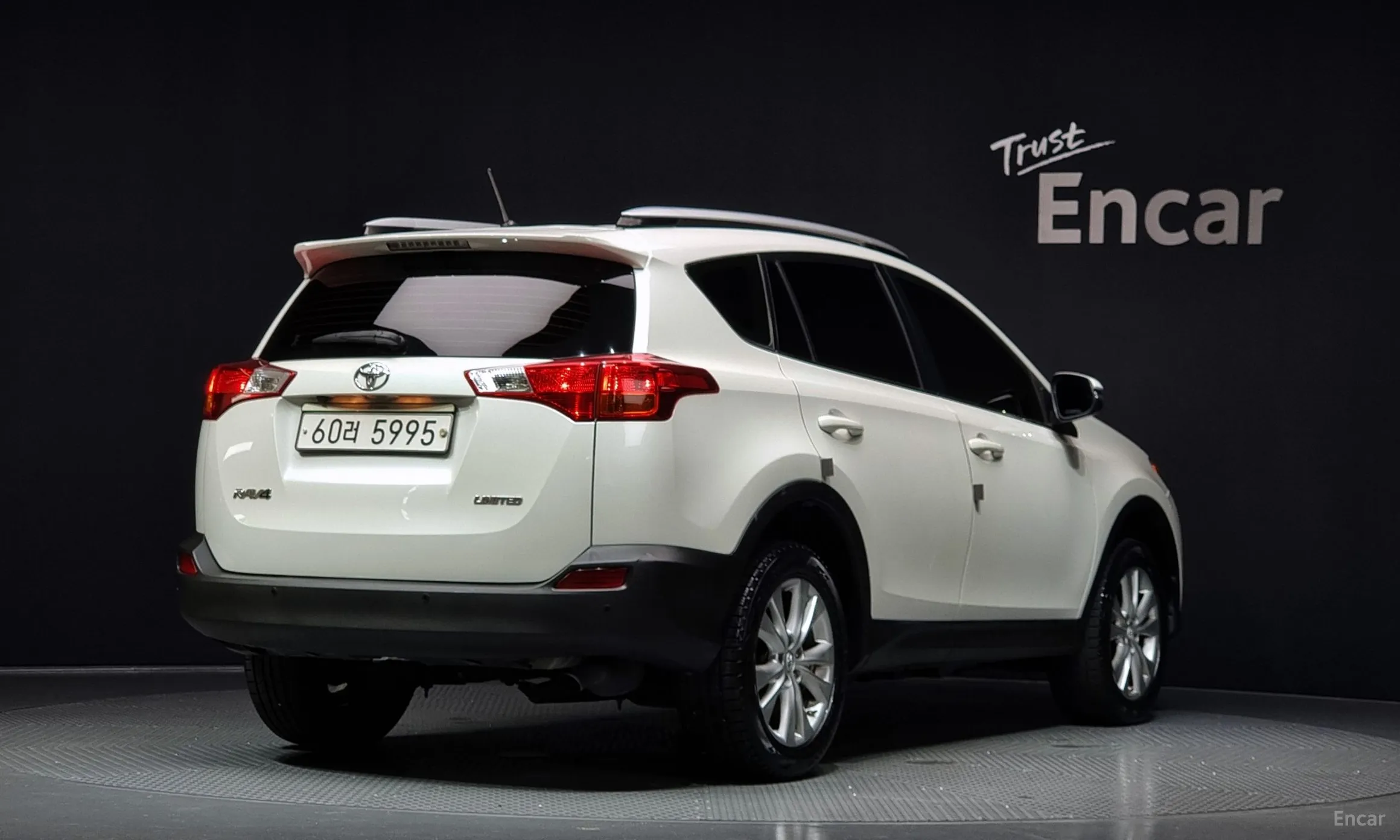 Toyota RAV4 превью 2